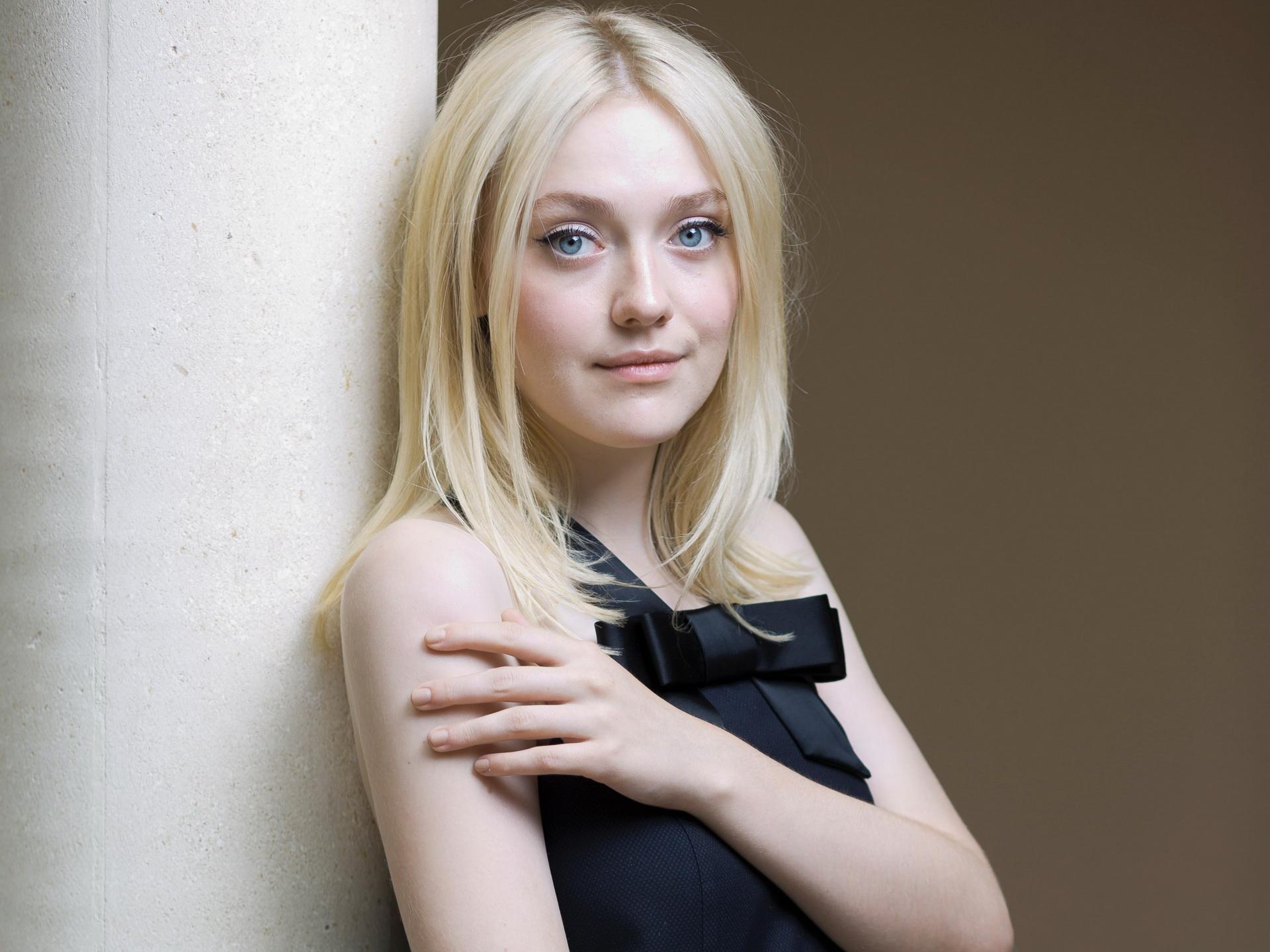 Dakota Fanning 2018 Wallpapers