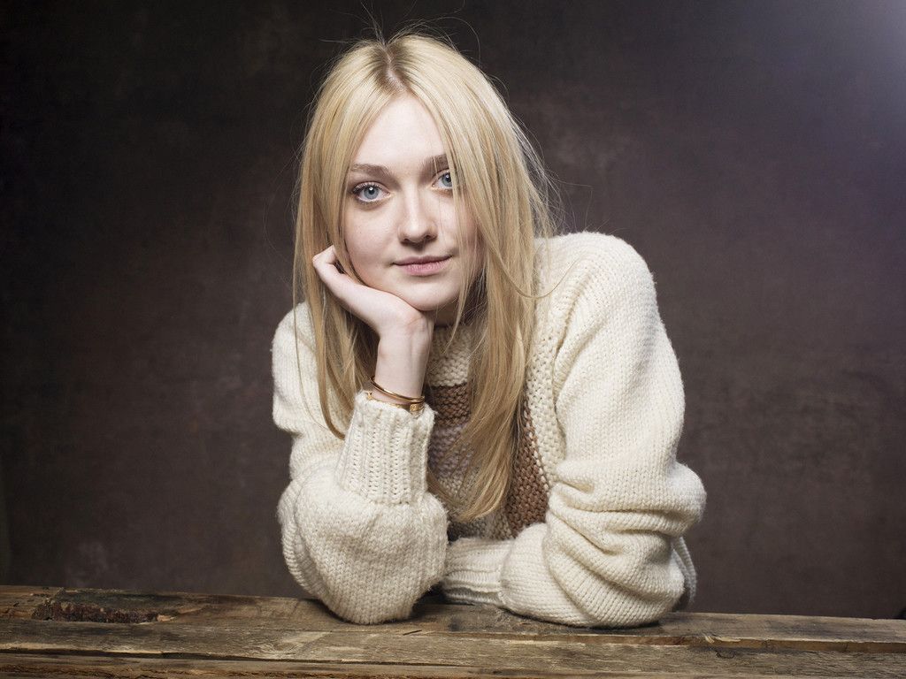 Dakota Fanning Vogue Wallpapers