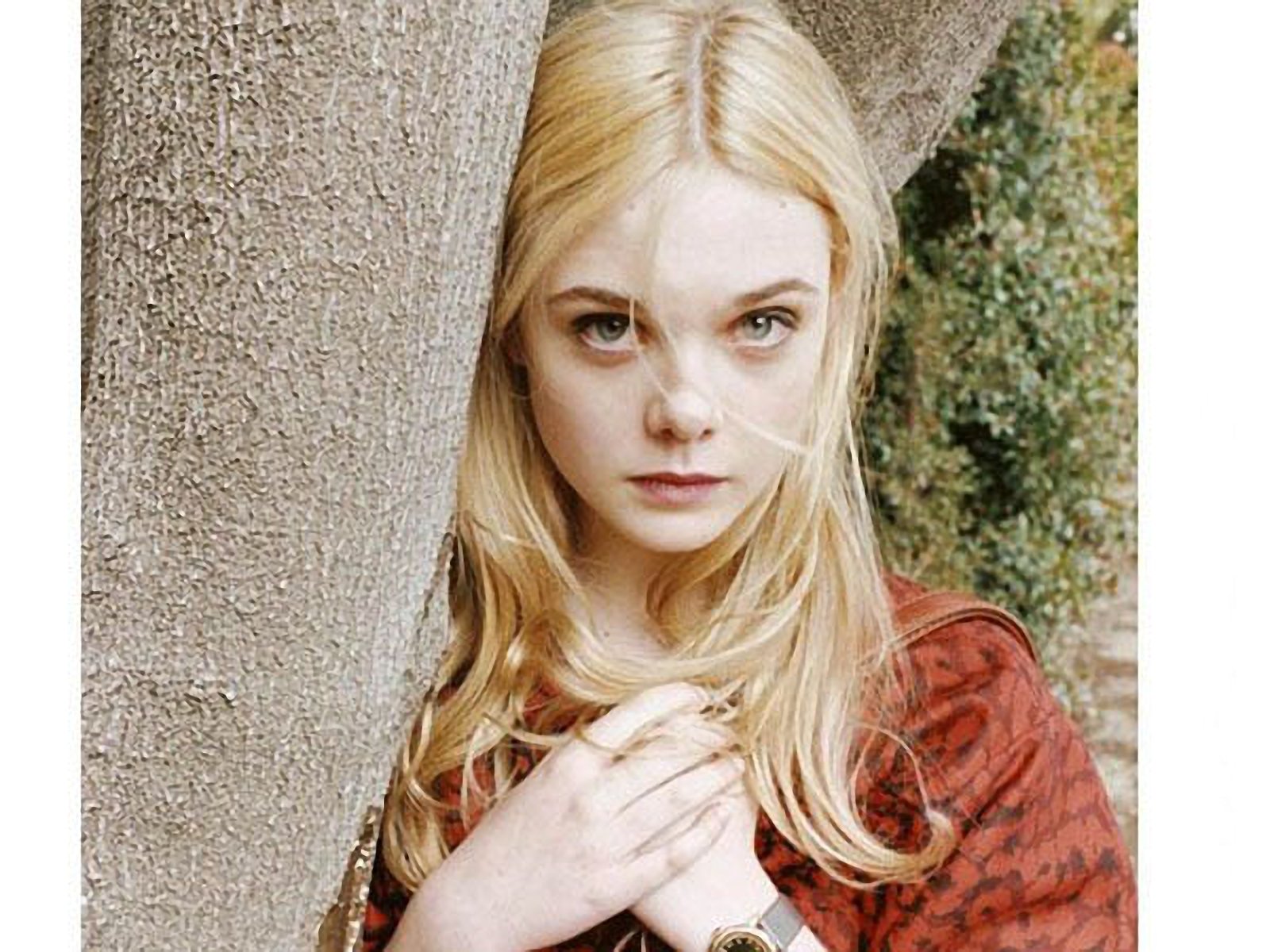 Dakota Fanning Vogue Wallpapers