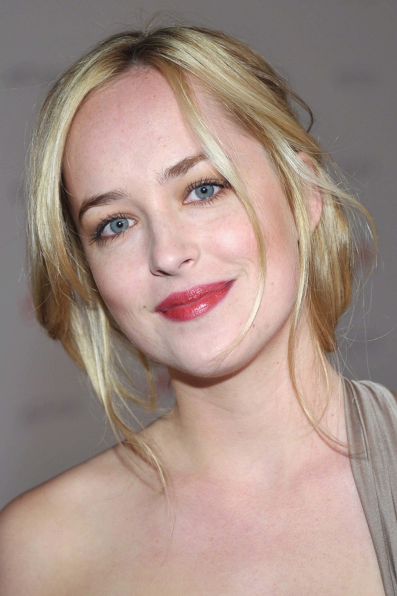 Dakota Johnson Face Close Up Wallpapers