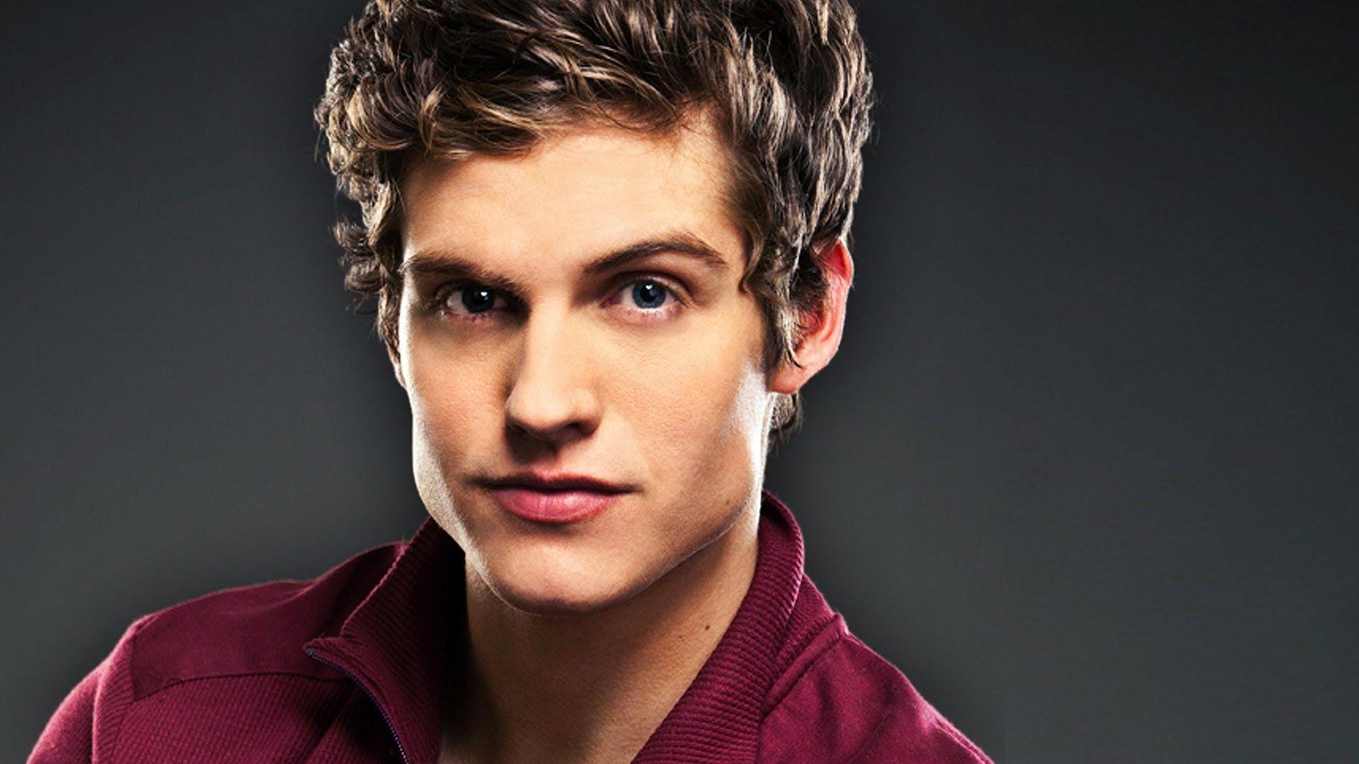 Daniel Sharman Wallpapers