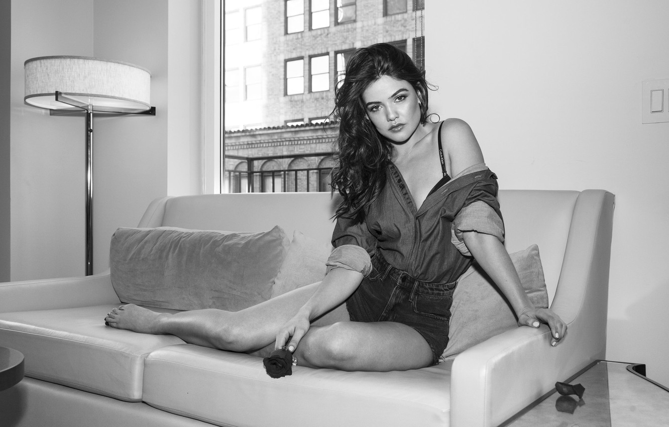 Danielle Campbell Wallpapers