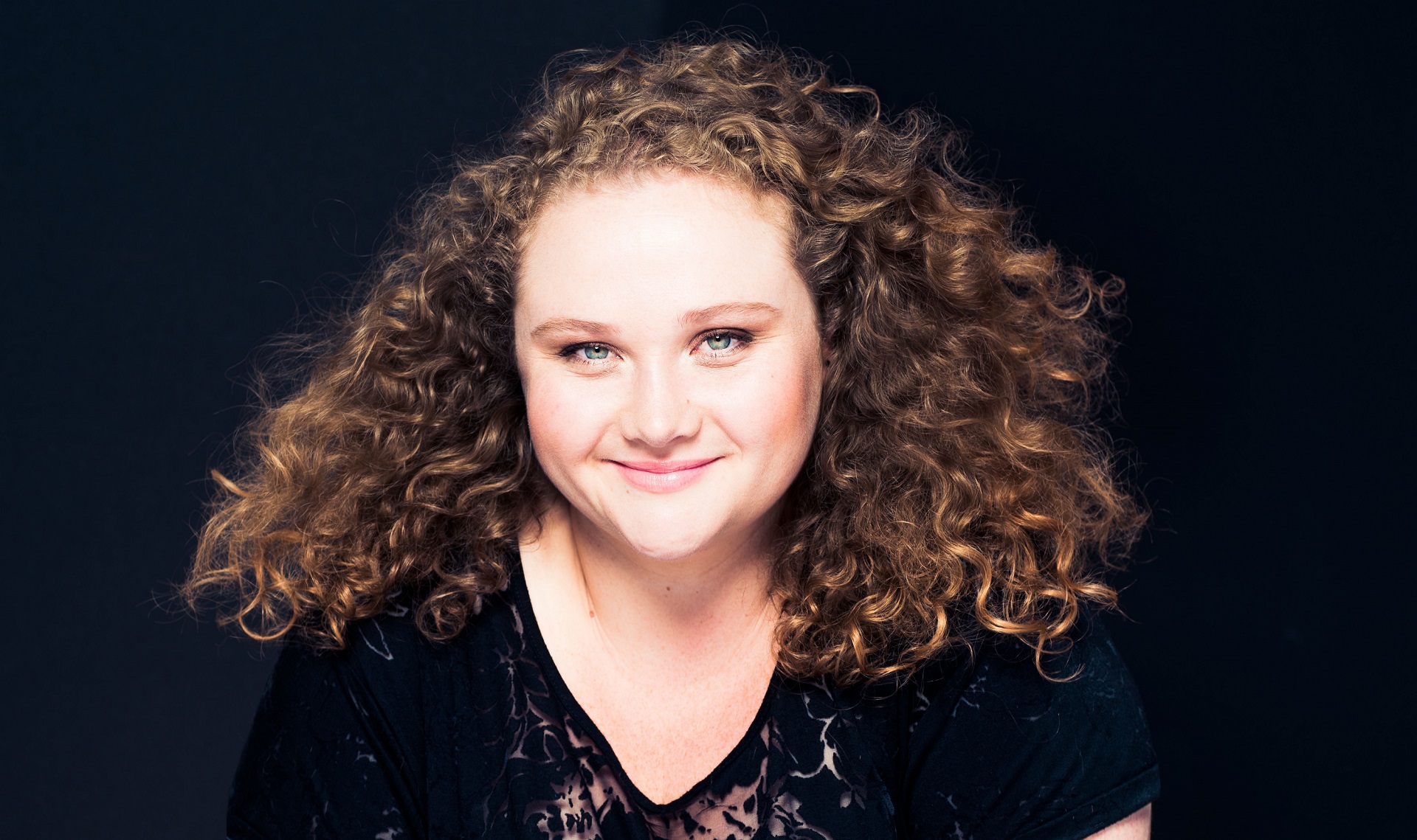 Danielle Macdonald Wallpapers