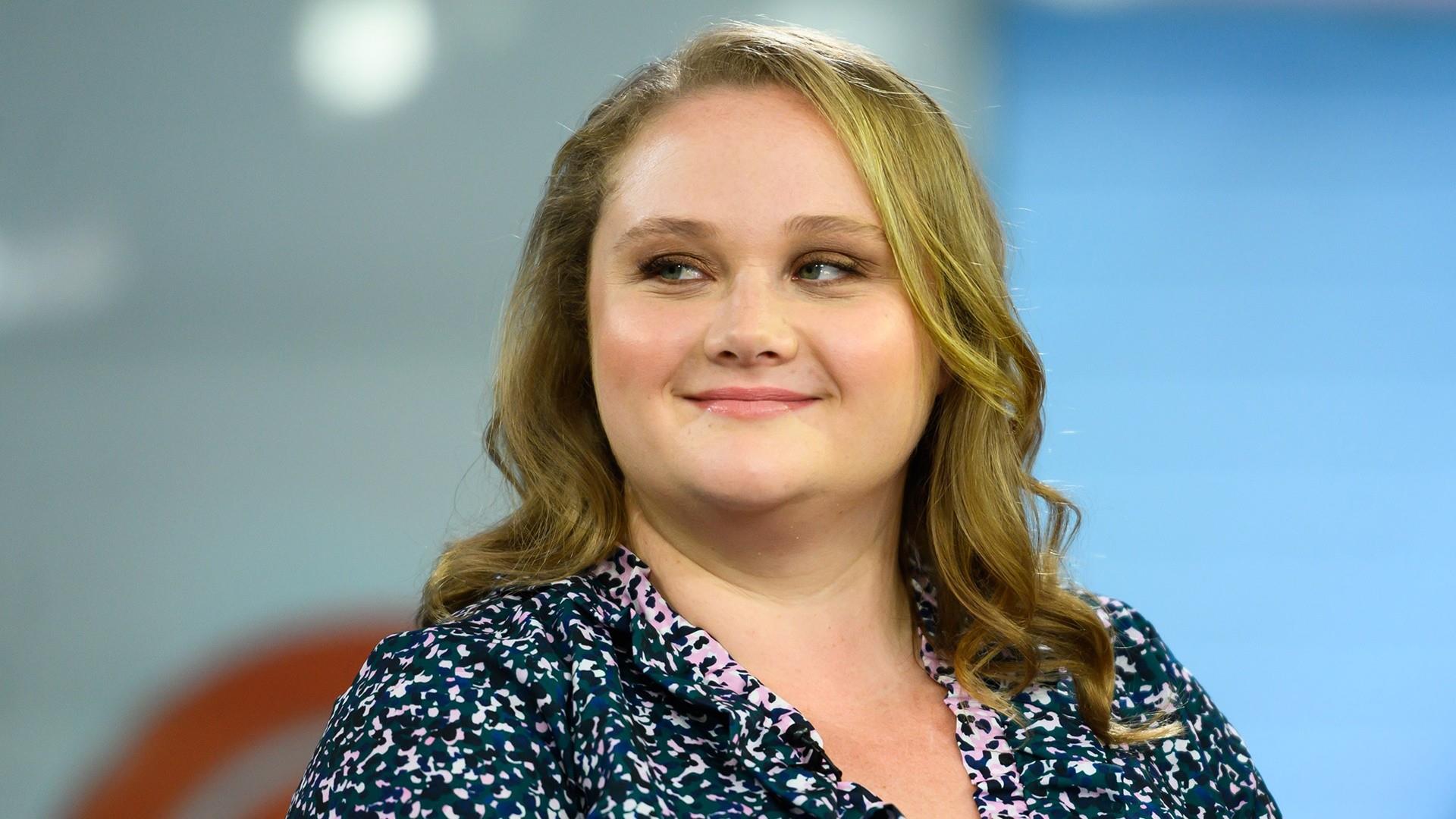 Danielle Macdonald Wallpapers