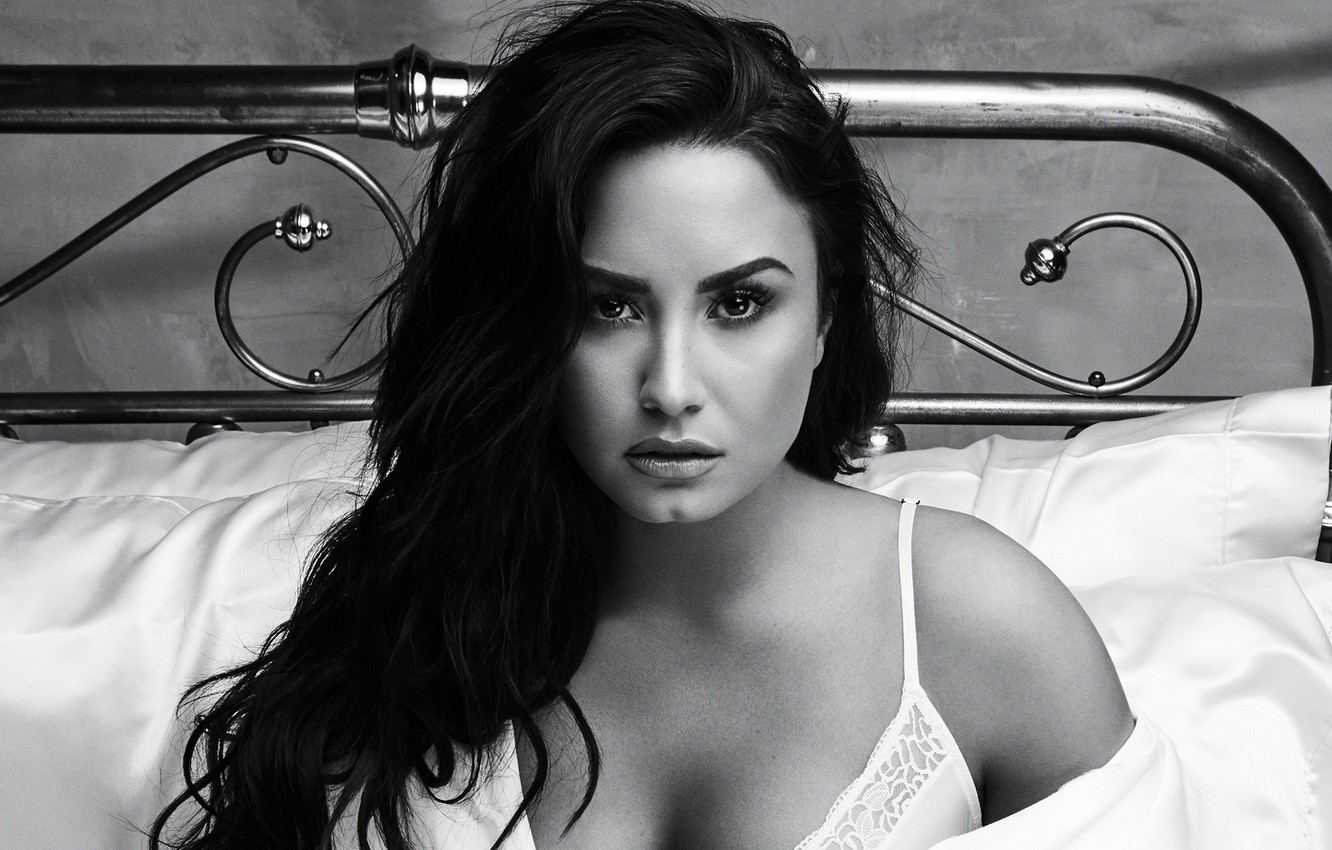 Demi Lovato Monochrome Wallpapers