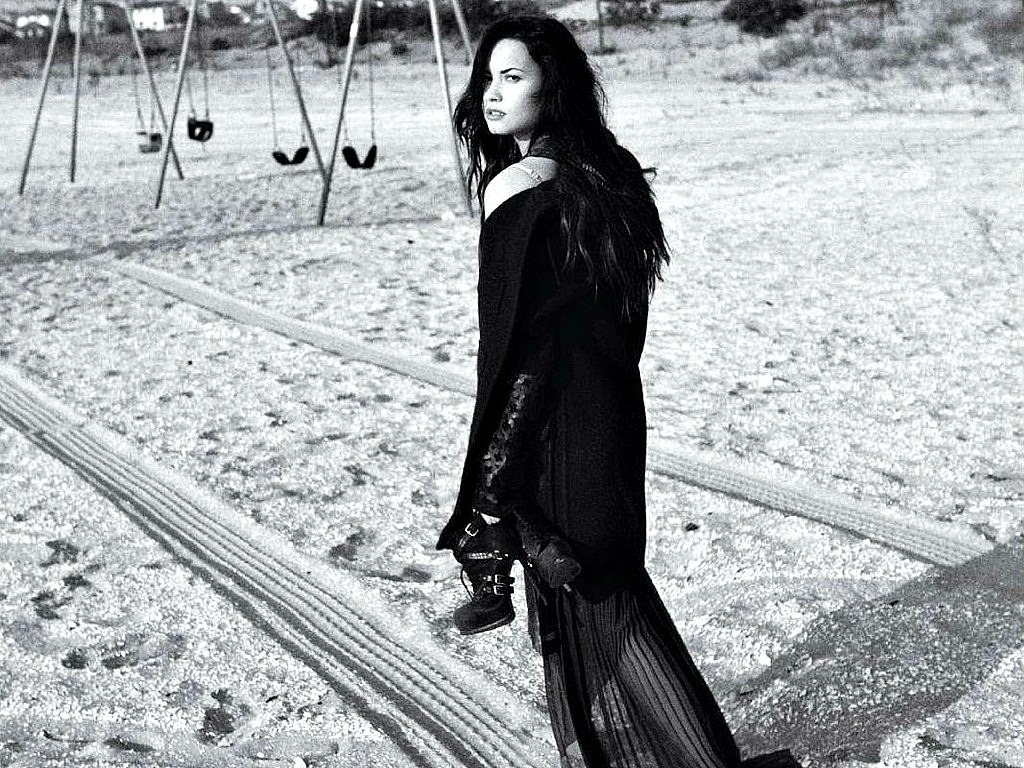 Demi Lovato Monochrome Wallpapers