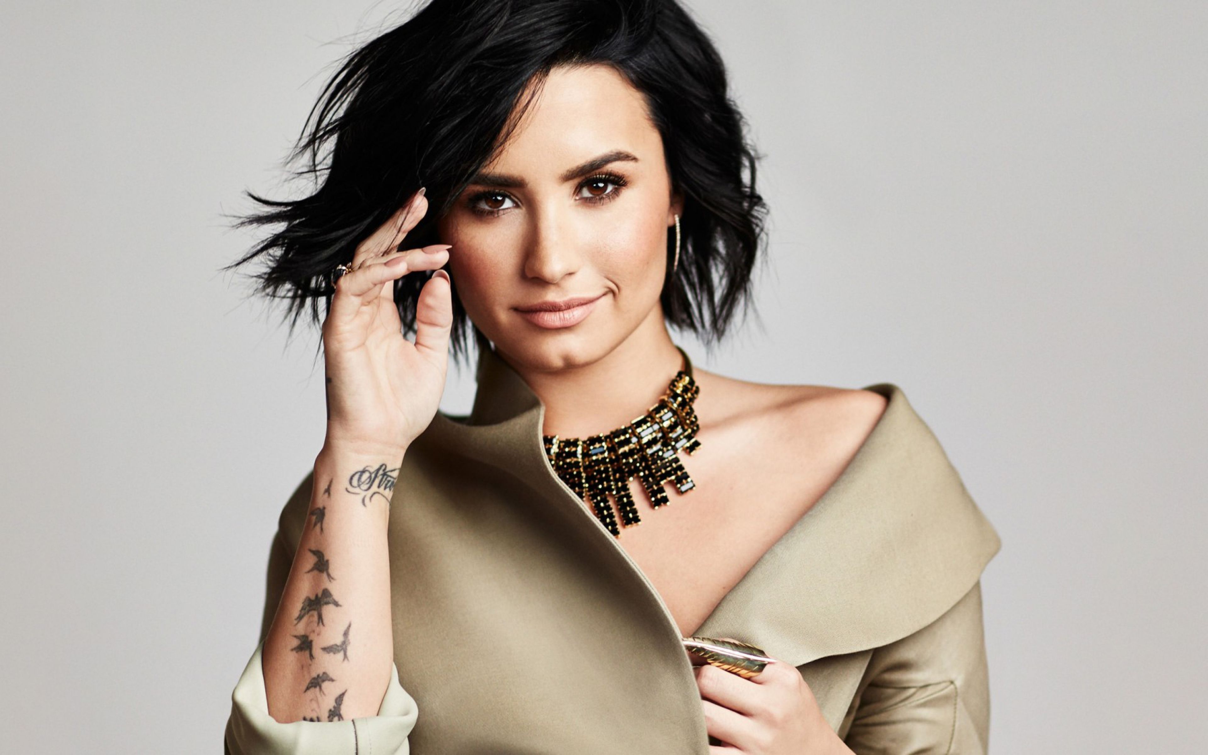 Demi Lovato Monochrome Wallpapers