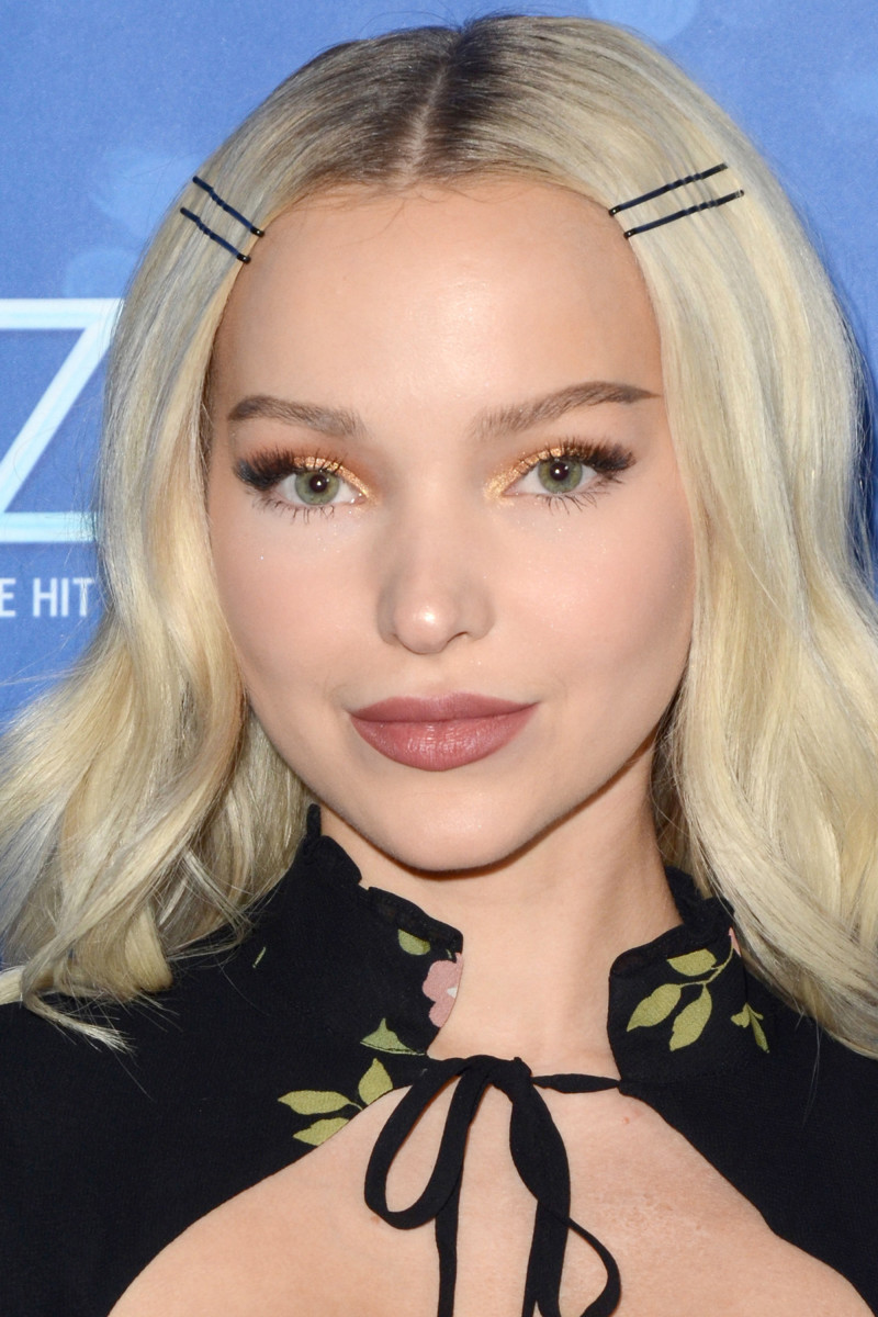 Dove Cameron Face Wallpapers