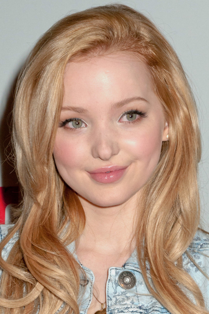 Dove Cameron Face Wallpapers