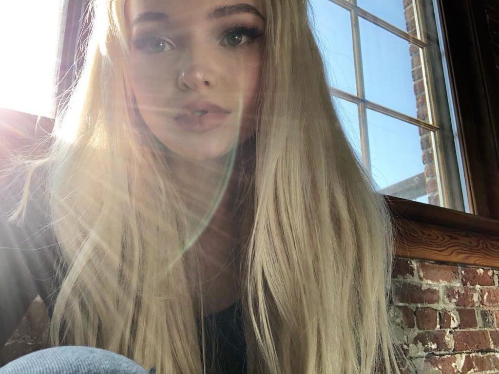 Dove Cameron Makeup Wallpapers