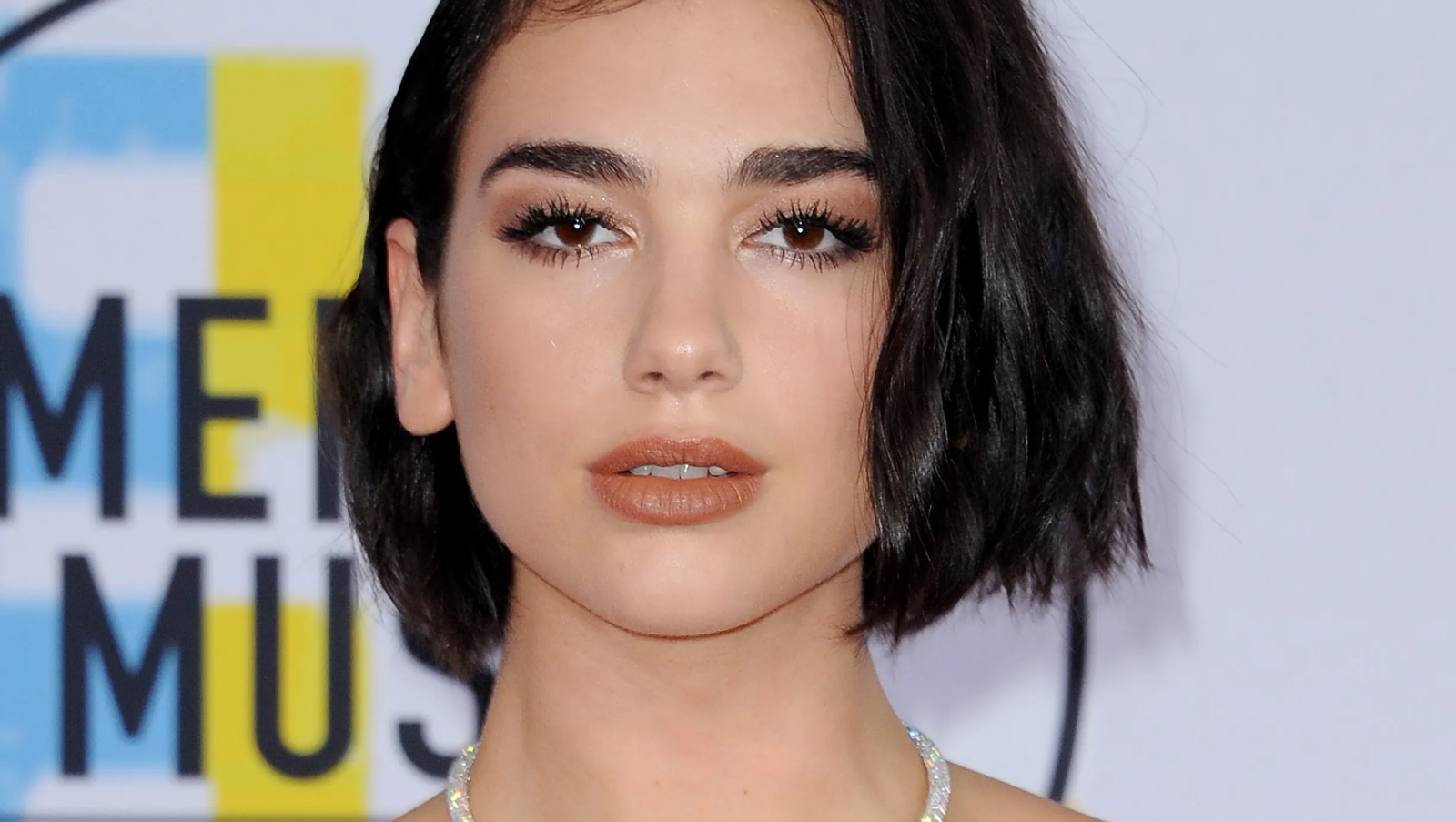 Dua Lipa Pizza Wallpapers