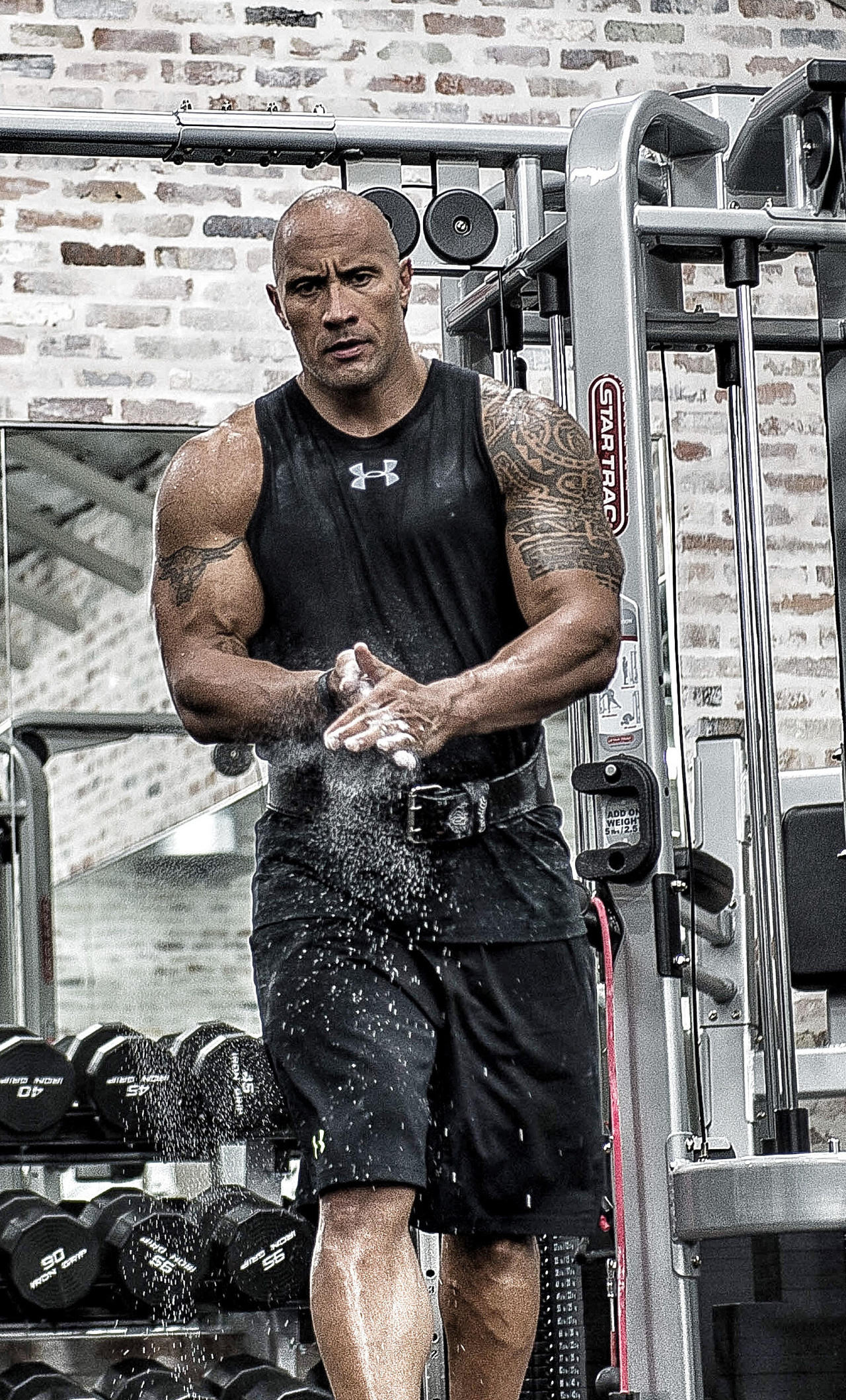 Dwayne Johnson In Gym Wallpapers