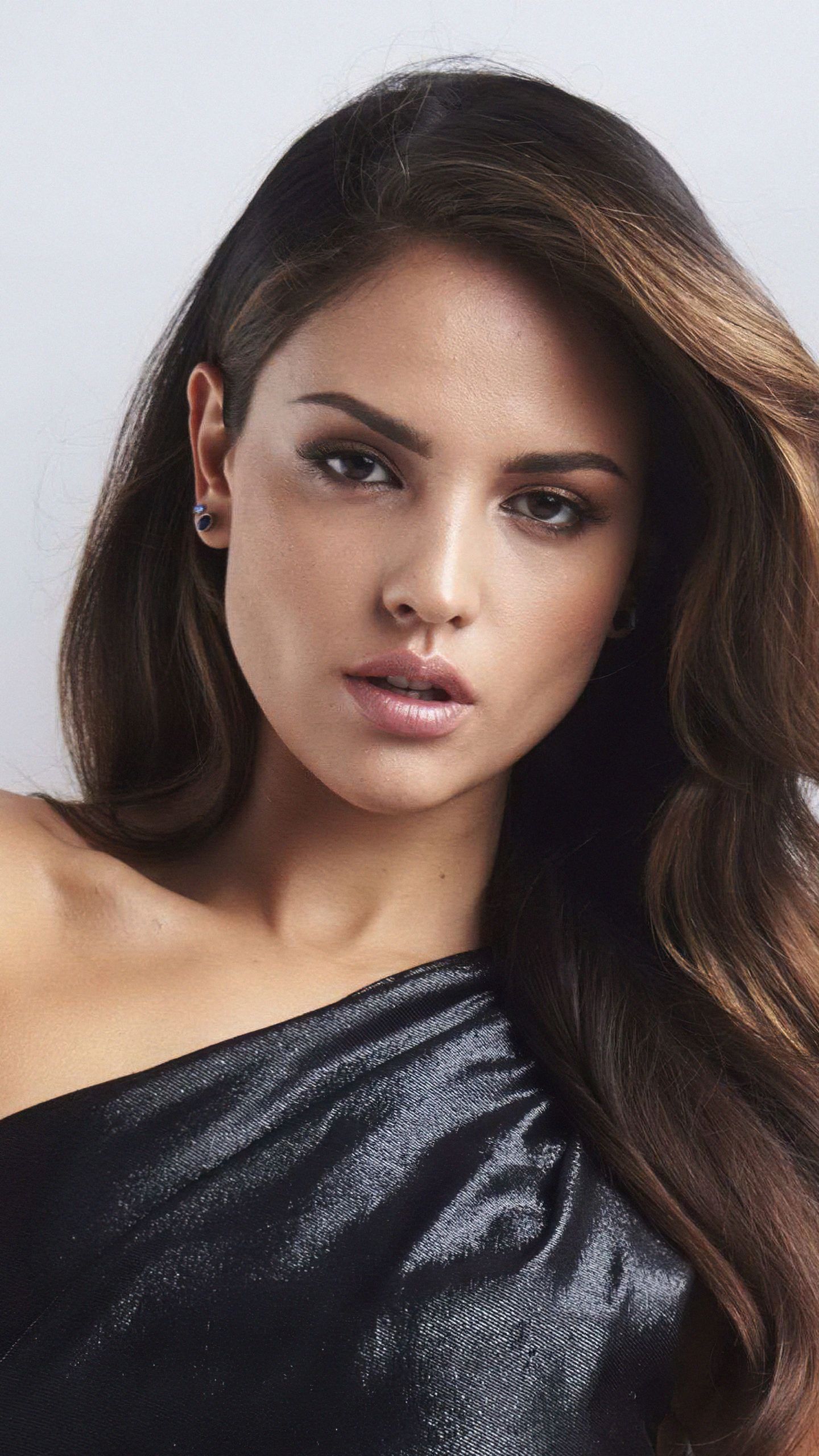 Eiza Gonzalez Portrait Wallpapers