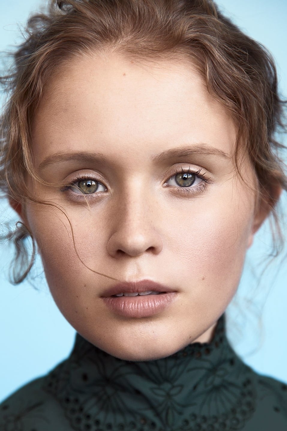 Eliza Scanlen Wallpapers