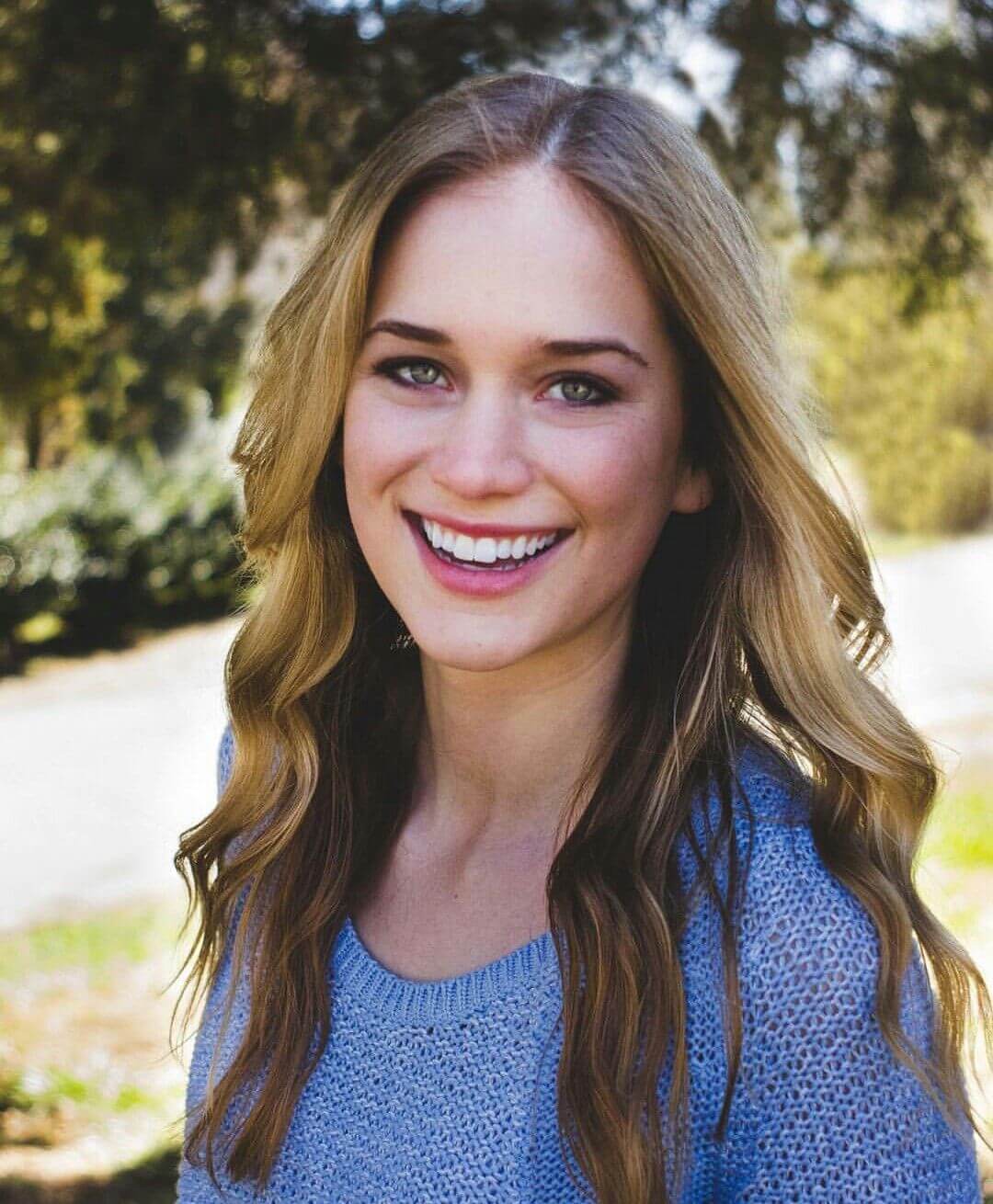 Elizabeth Lail Wallpapers