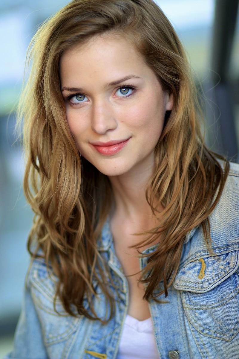 Elizabeth Lail 2019 Wallpapers