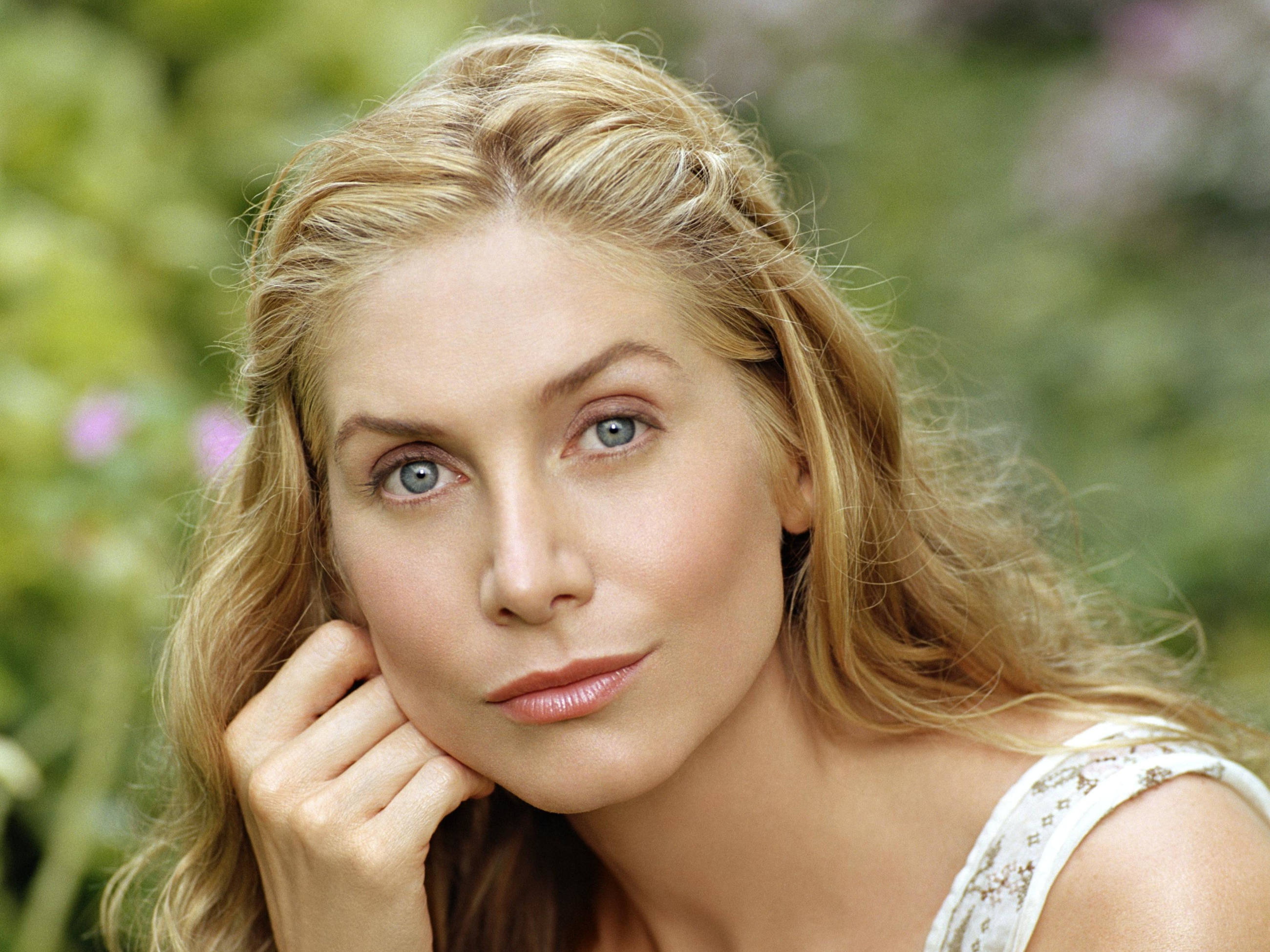 Elizabeth Mitchell Wallpapers