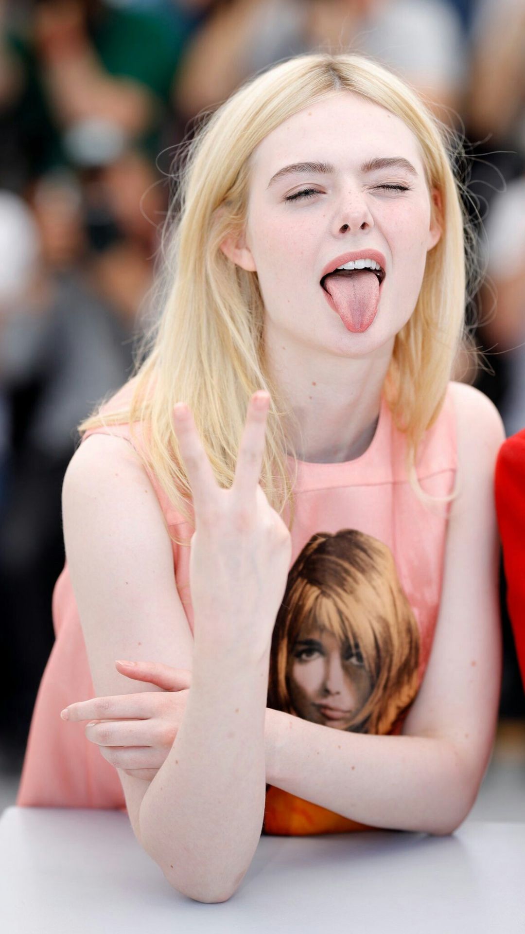 Elle Fanning Cute Photoshoot Wallpapers