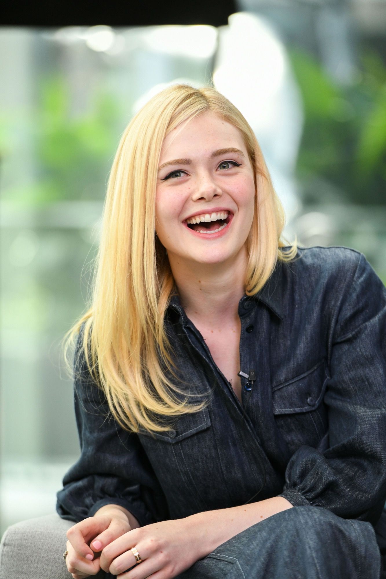 Elle Fanning Laughing Wallpapers