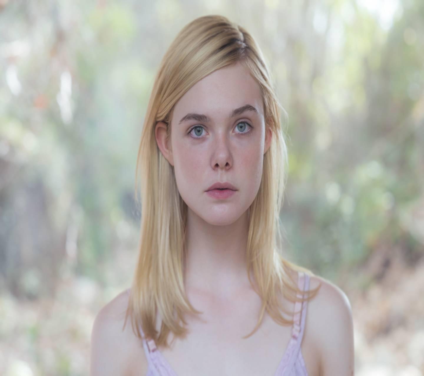 Elle Fanning Laughing Wallpapers