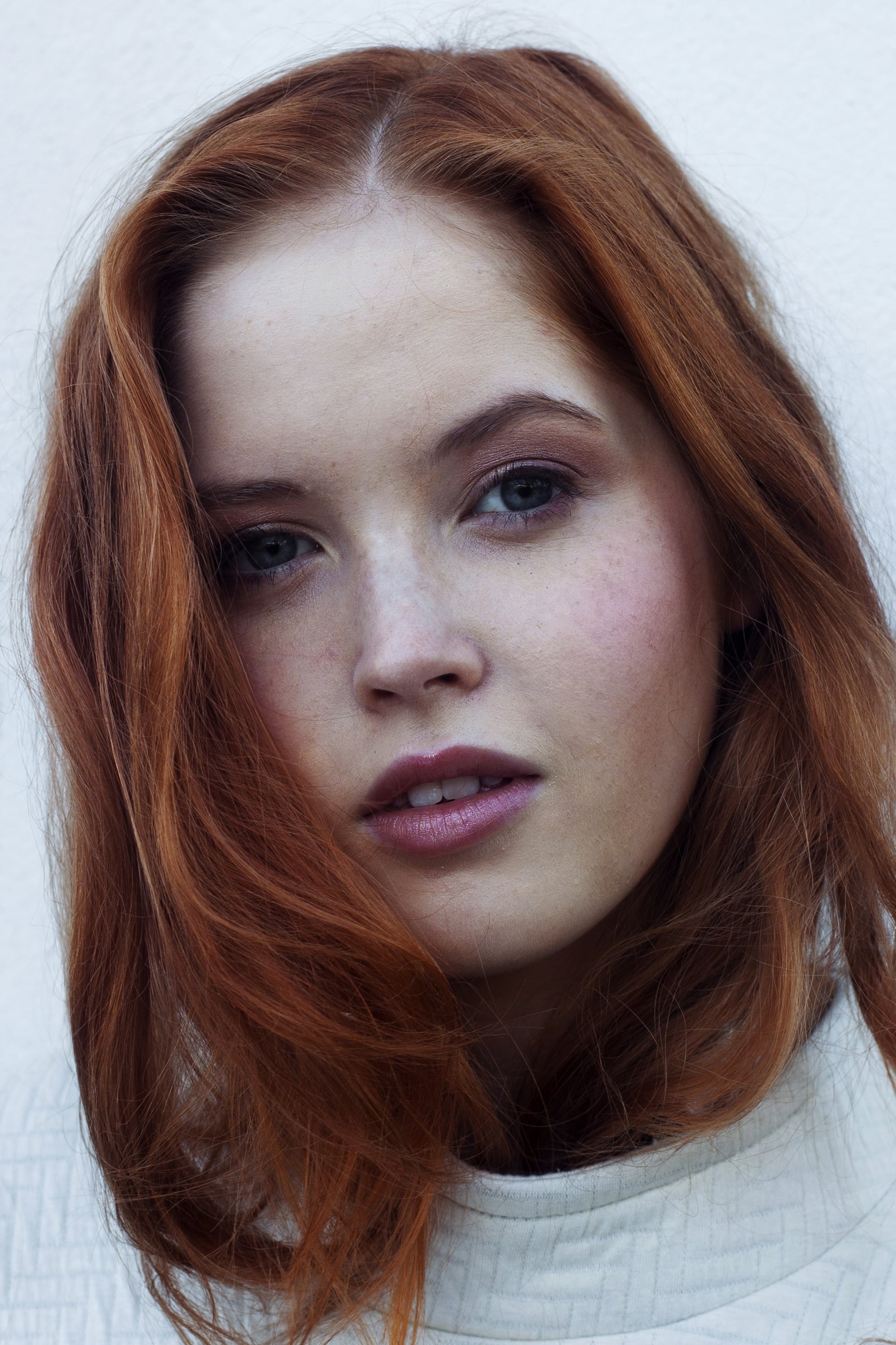 Ellie Bamber Wallpapers