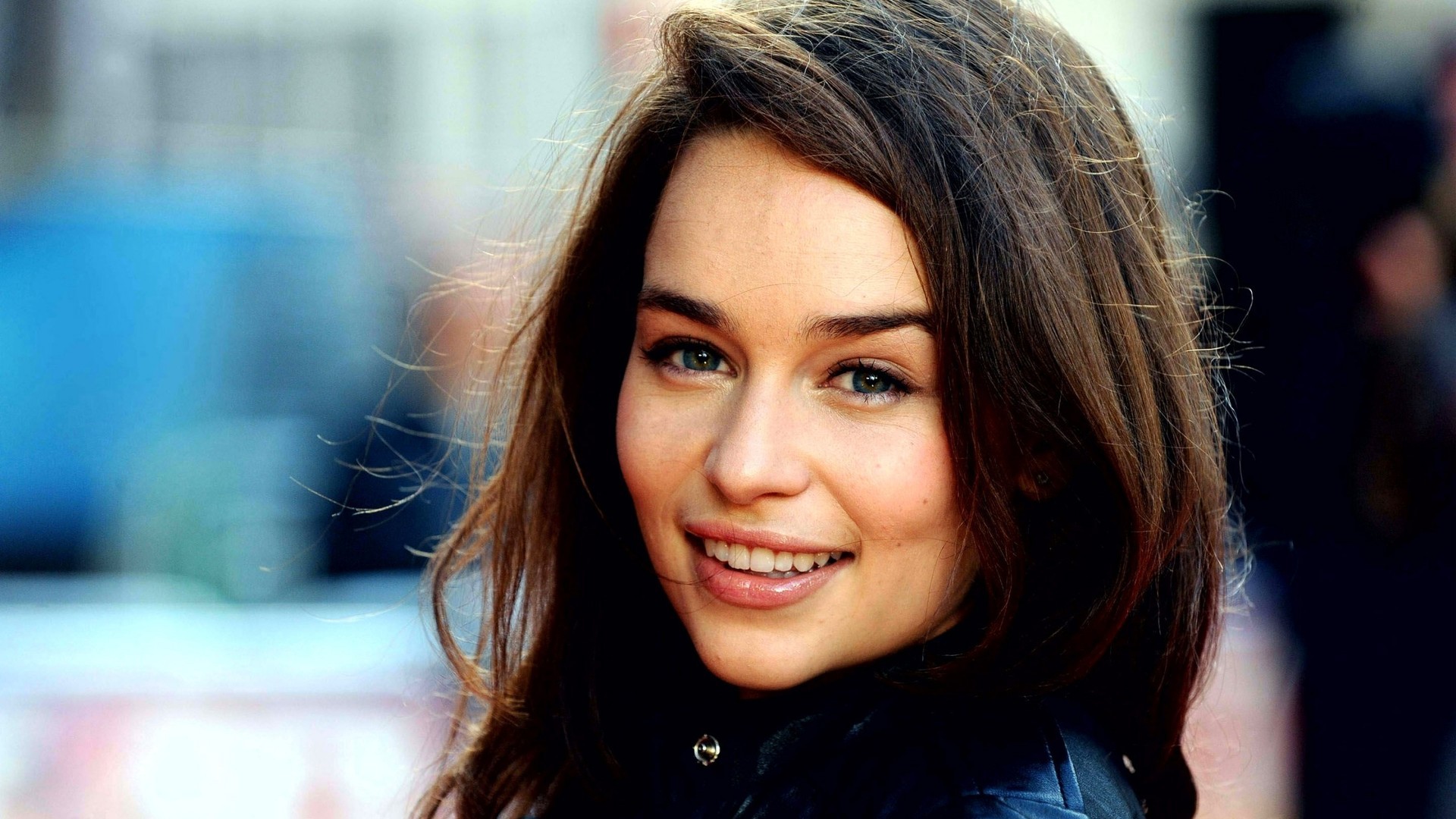 Emilia Clarke Beautiful Eyes Wallpapers