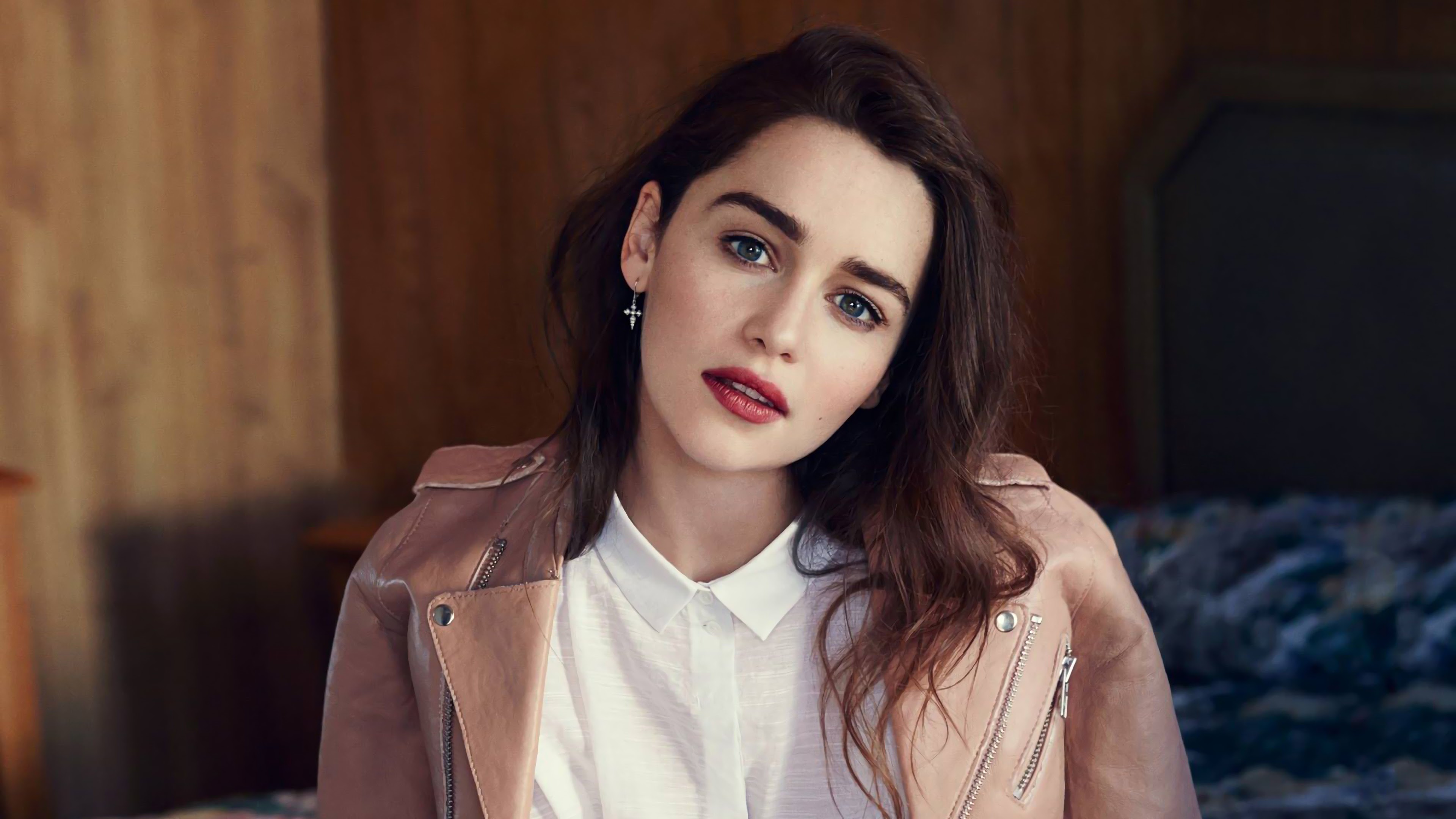 Emilia Clarke Brunette Look 2019 Wallpapers