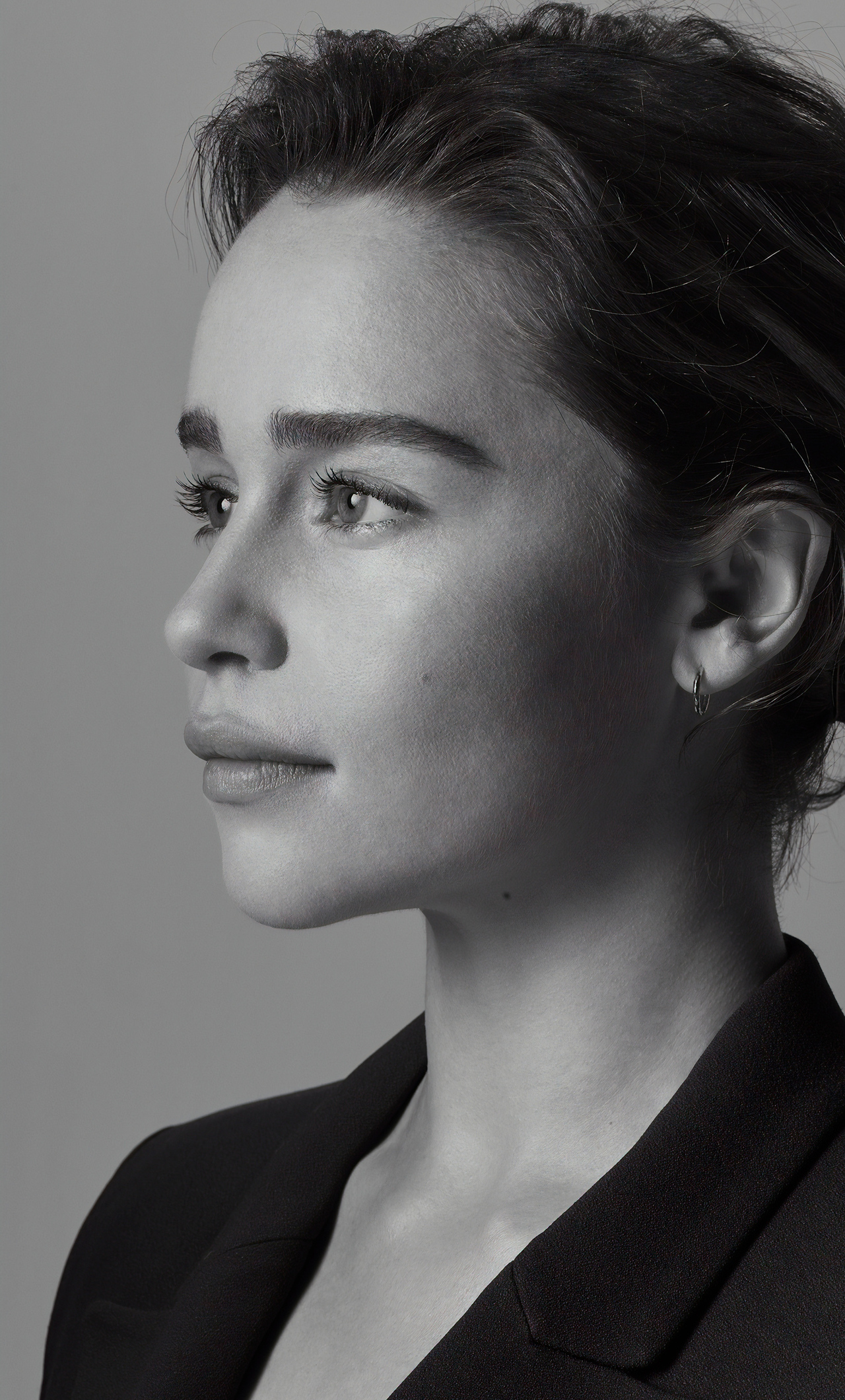 Emilia Clarke in Black Wallpapers