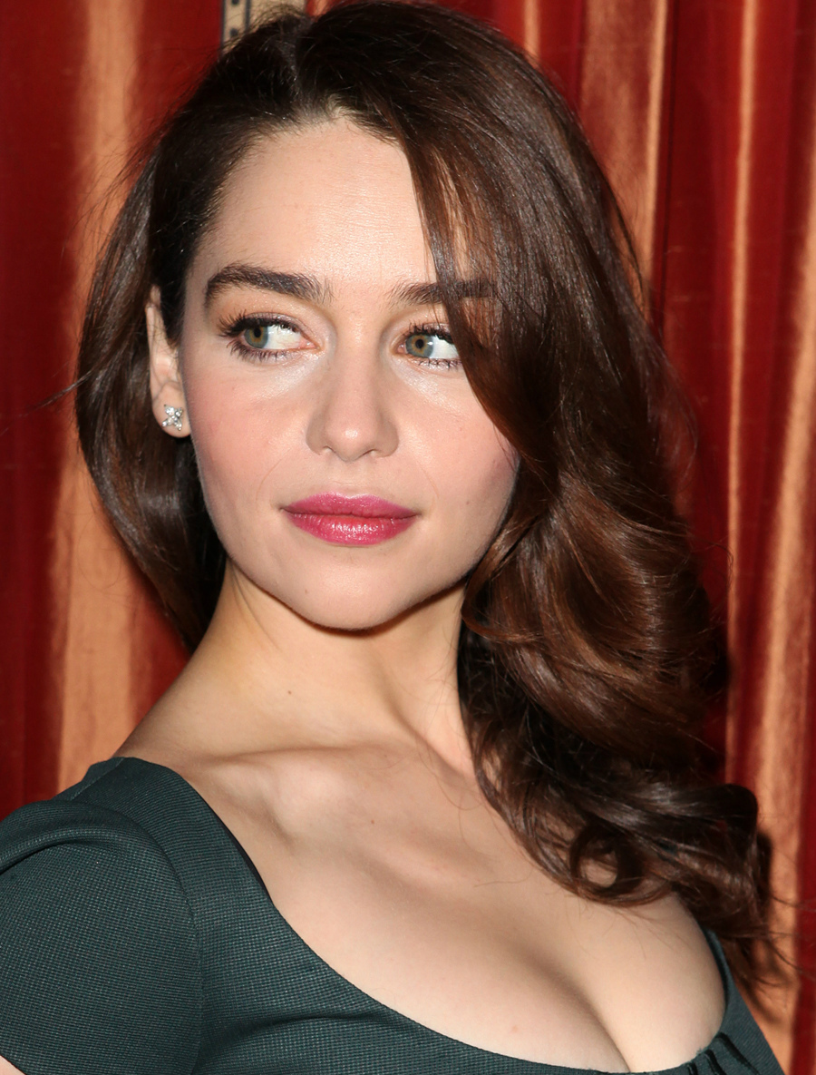 Emilia Clarke Wonderland Wallpapers