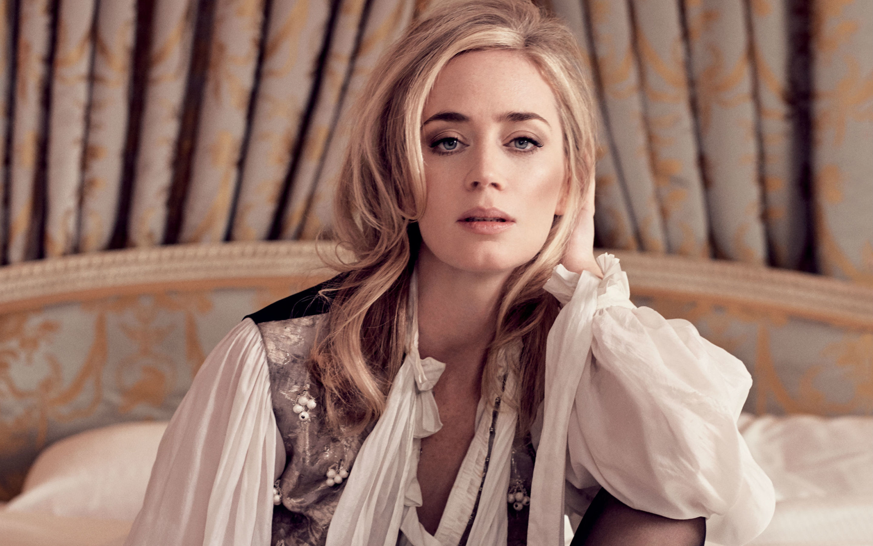 Emily Blunt Actress Photoshoot 2018 Wallpapers