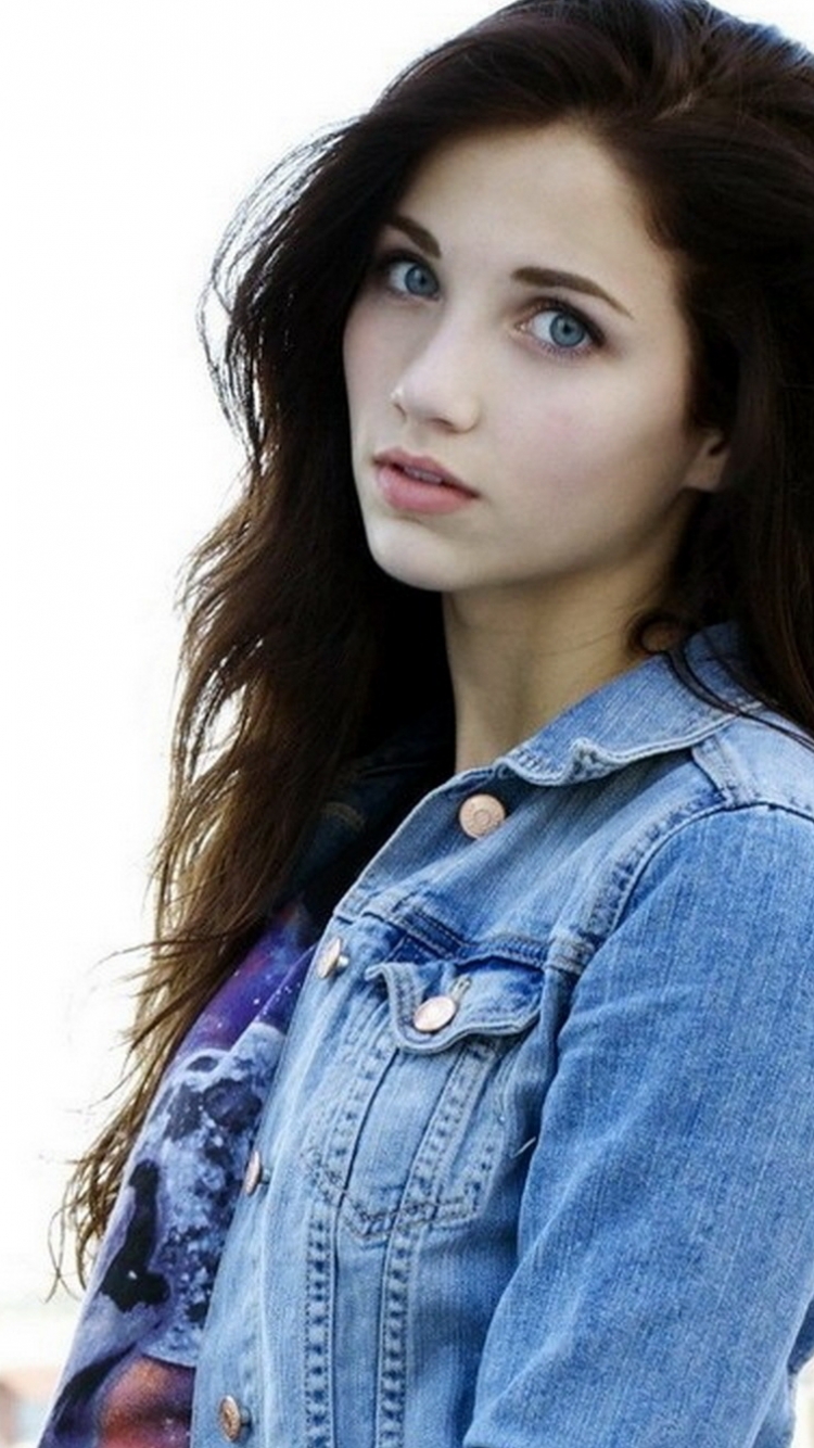 Emily Rudd Wallpapers