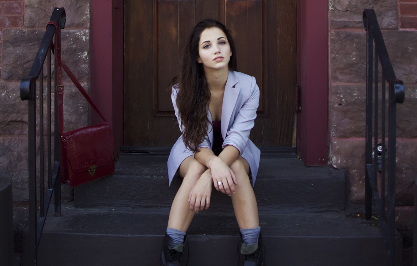 Emily Rudd Wallpapers