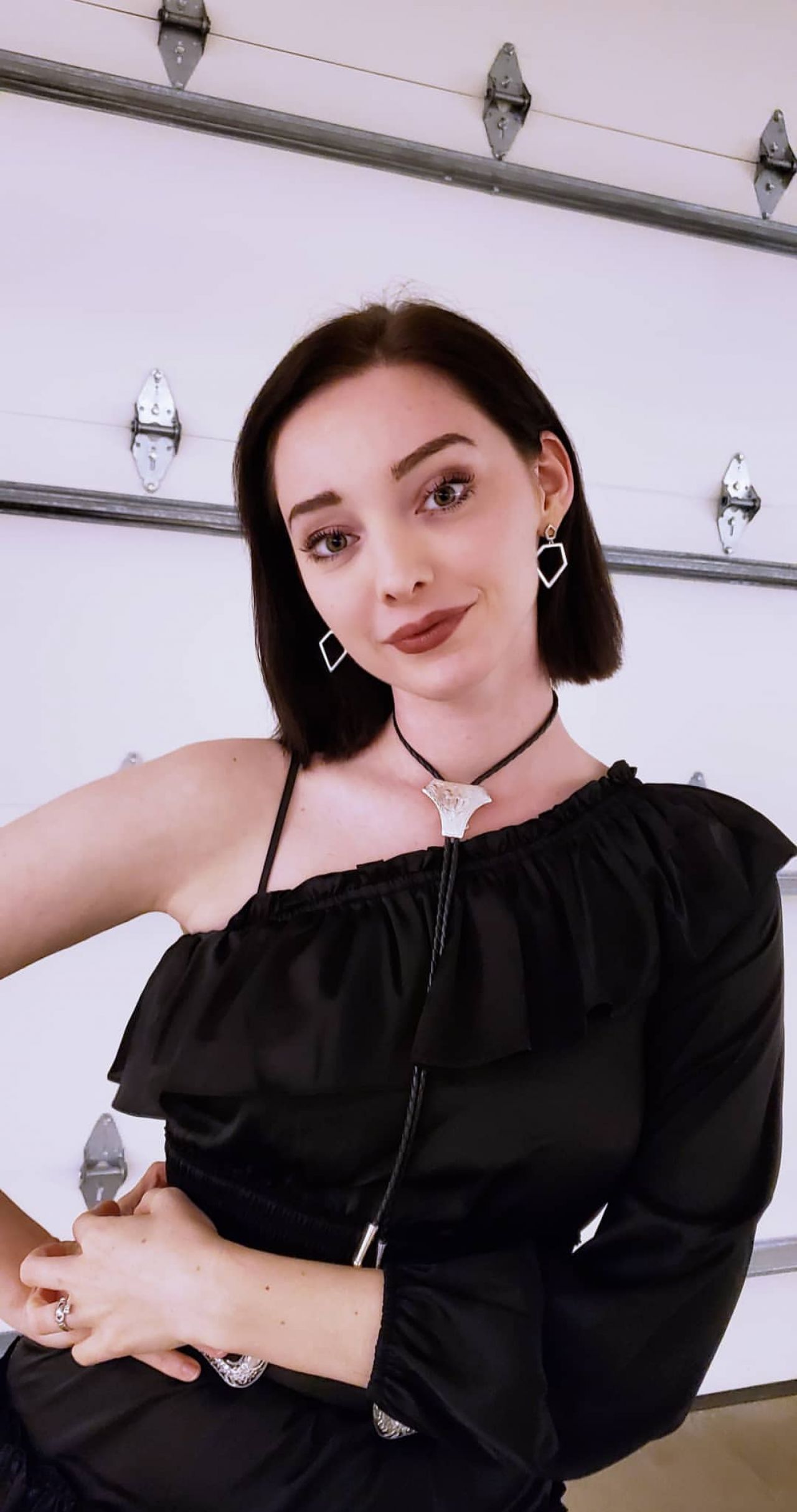 Emma Dumont Photoshoot 2019 Wallpapers