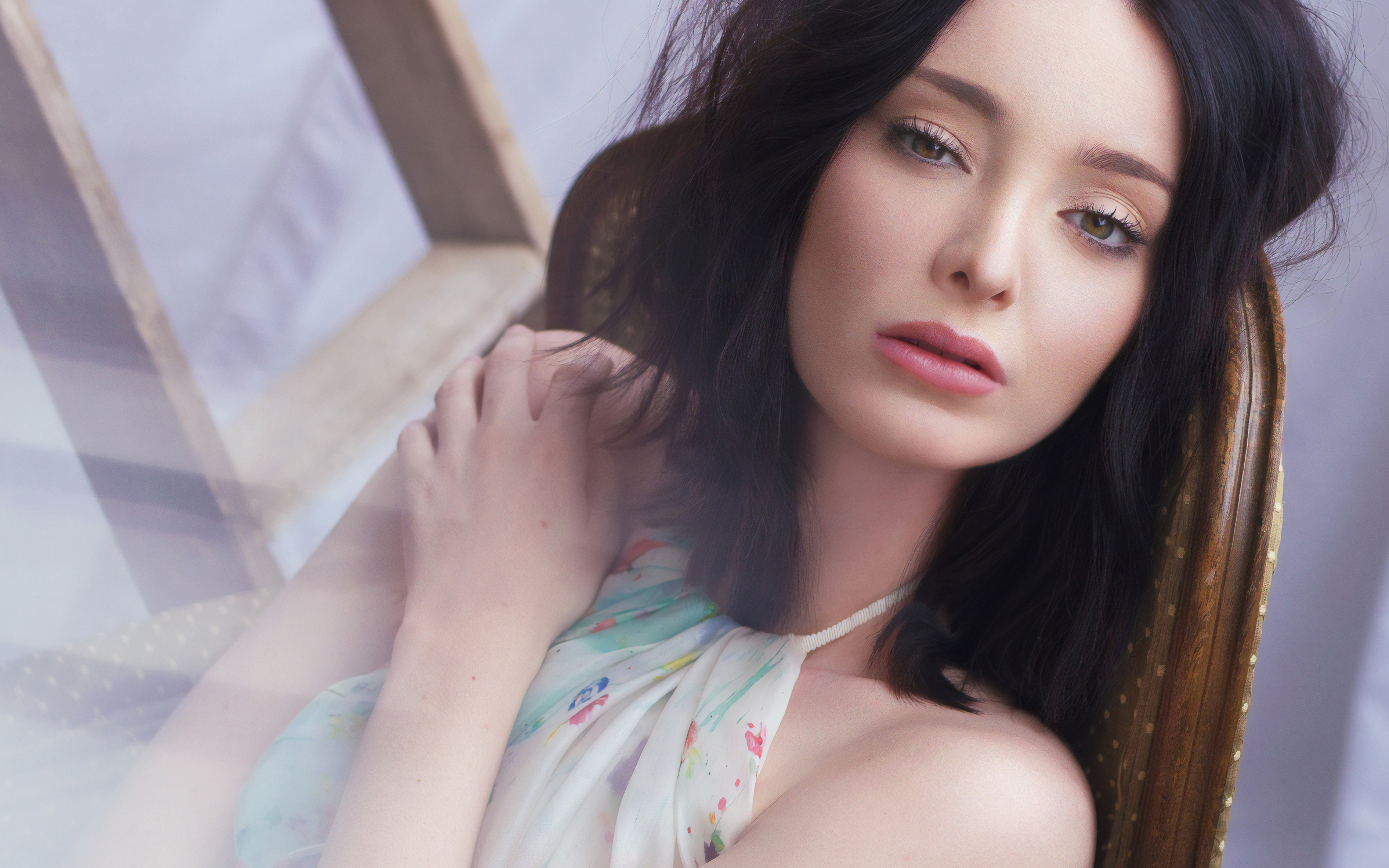 Emma Dumont Portrait Wallpapers