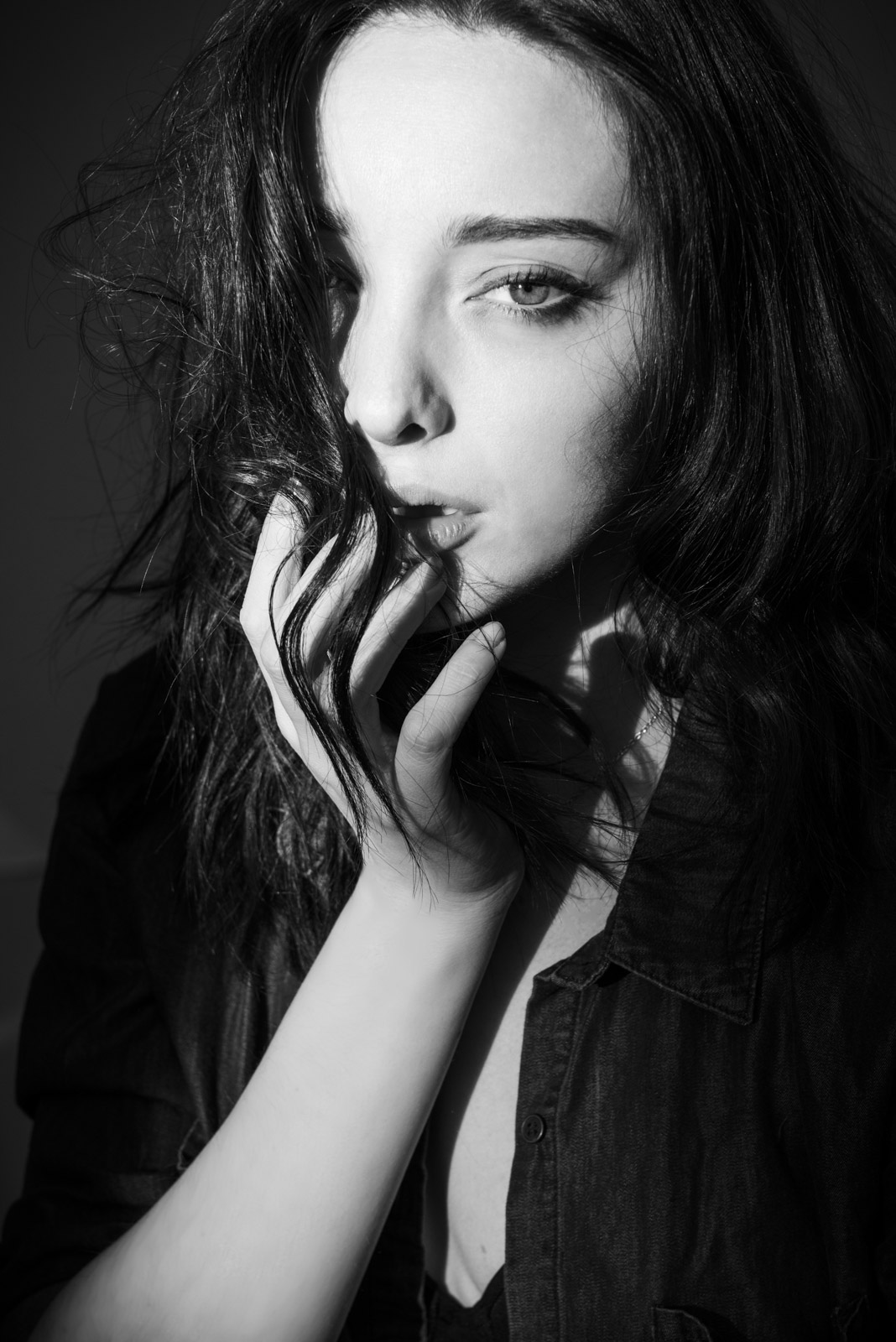 Emma Dumont Portrait Wallpapers