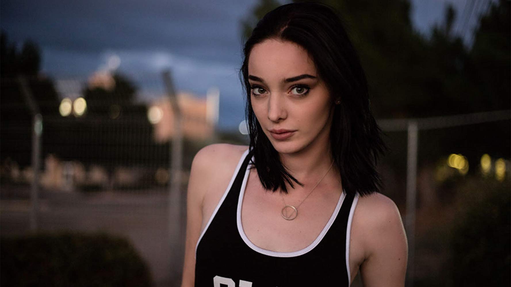 Emma Dumont Portrait Wallpapers