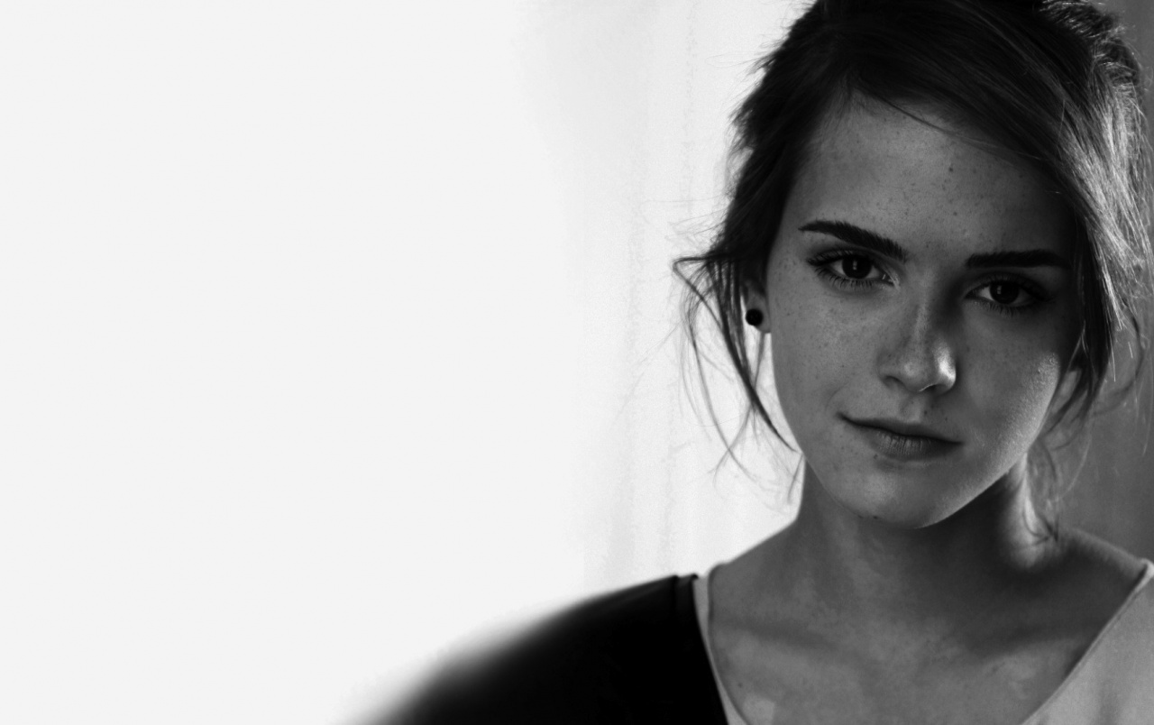 Emma Watson Monochrome Wallpapers