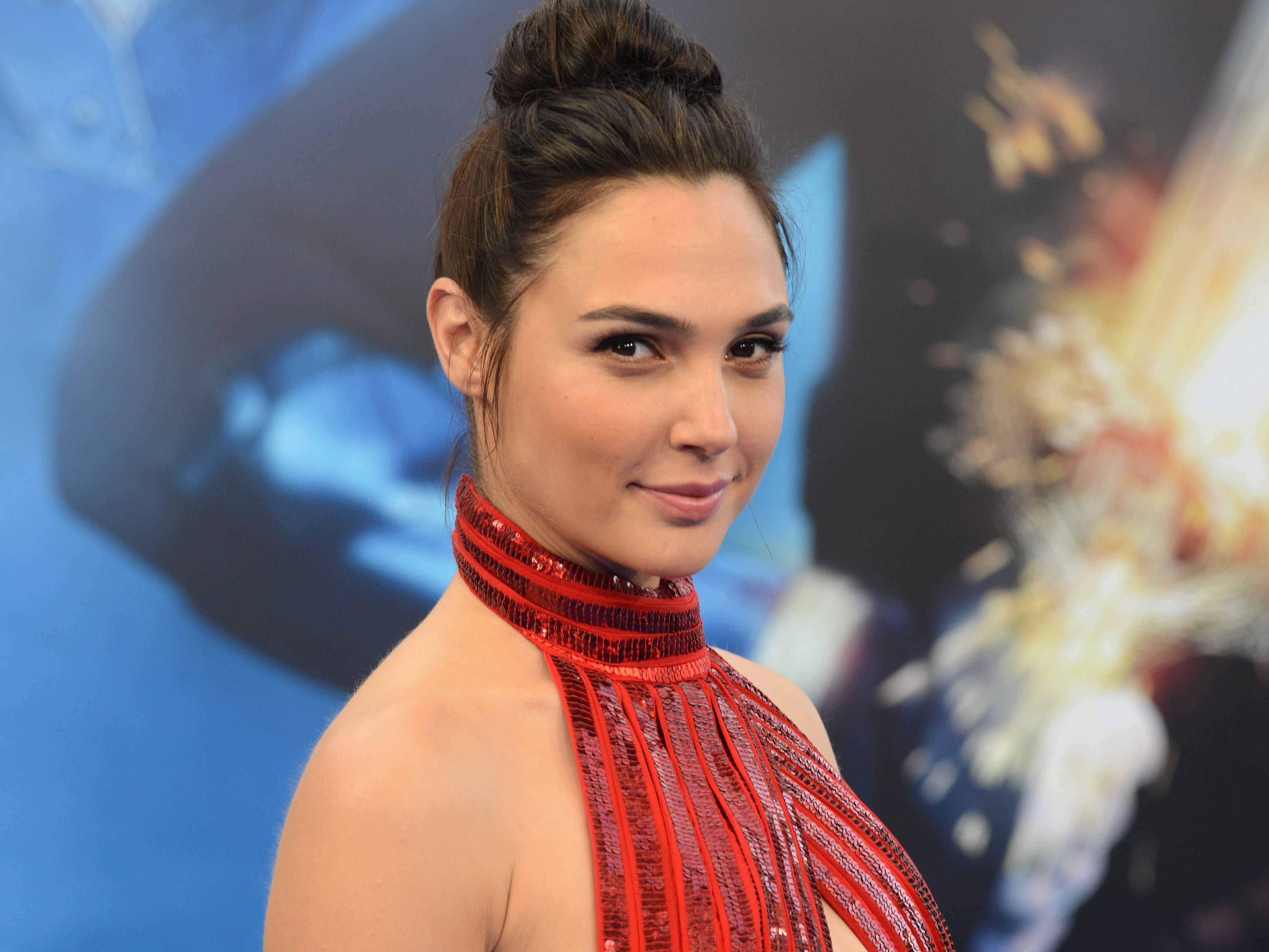 Gal Gadot 2018 Oscars Portrait Wallpapers