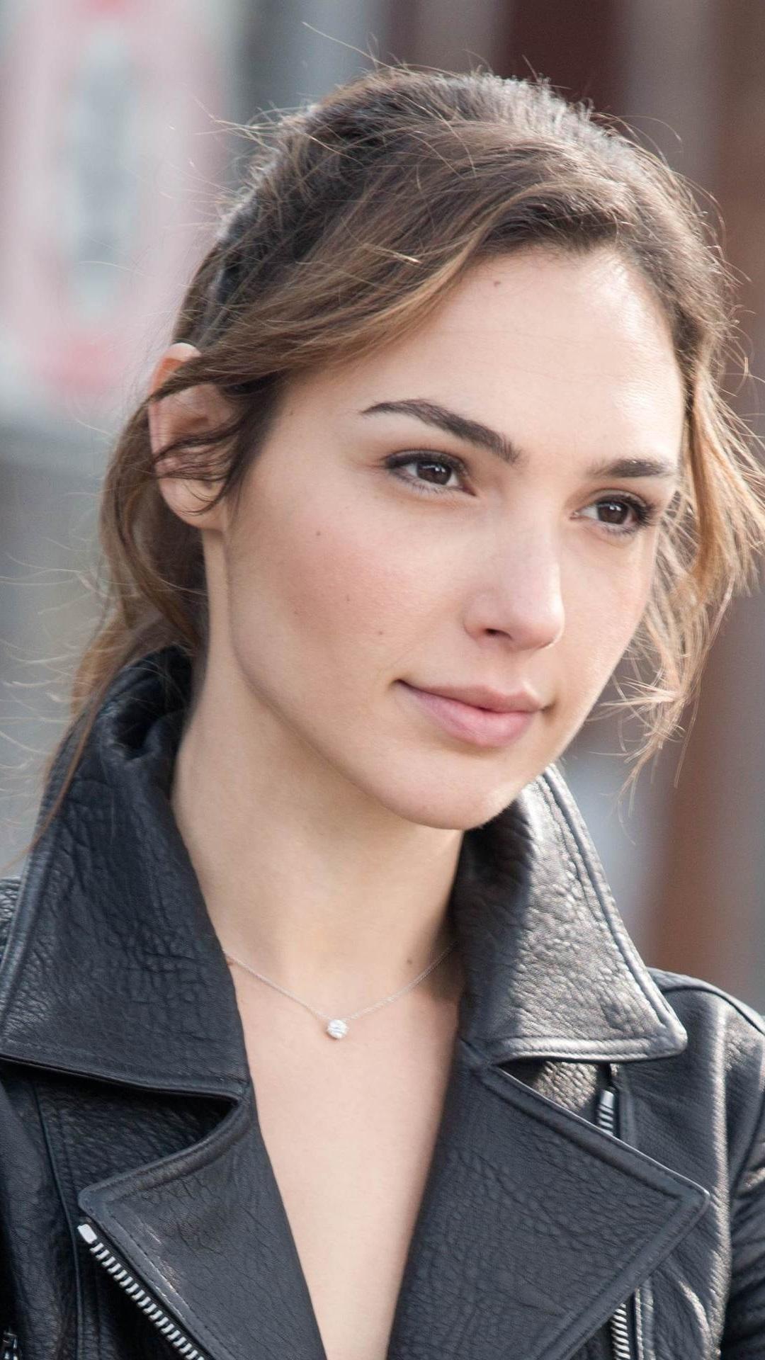 Gal Gadot HD Wallpapers