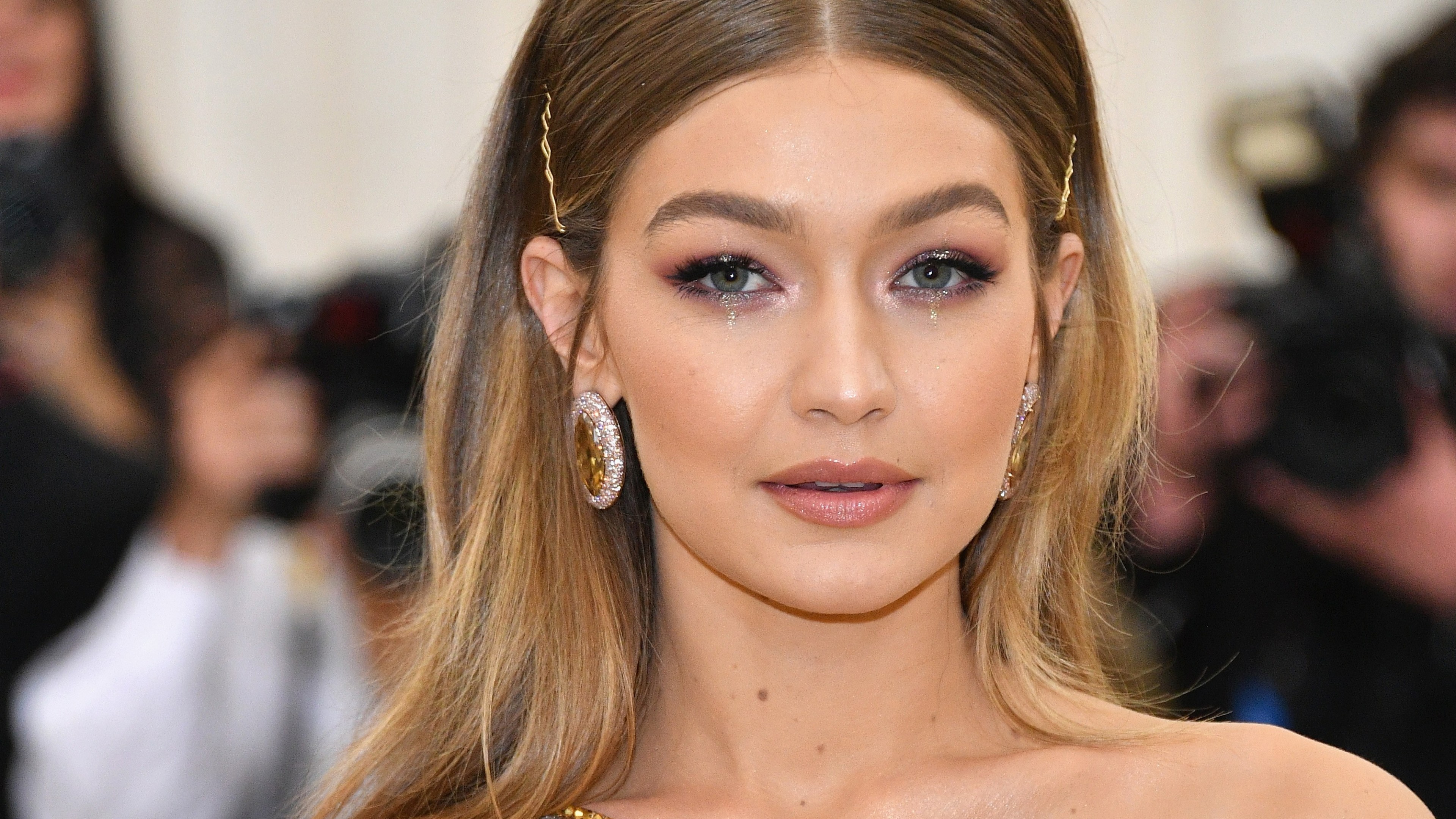 Gigi Hadid Messika Wallpapers