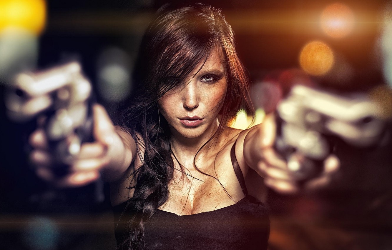 Girls & Guns Wallpapers