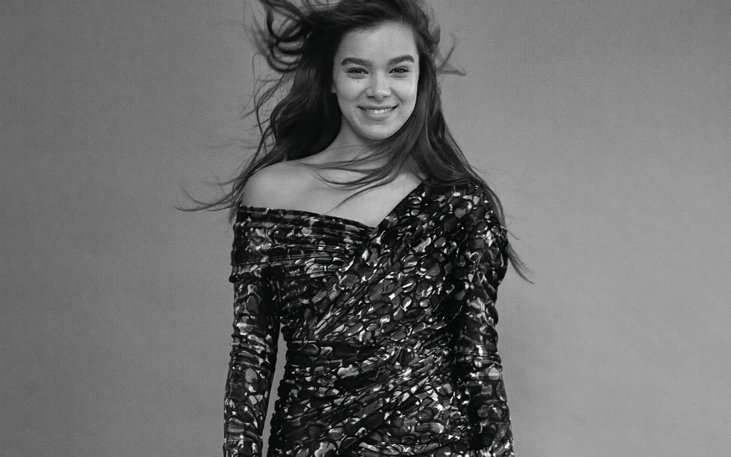 Hailee Steinfeld HD Monochrome Photoshoot Wallpapers