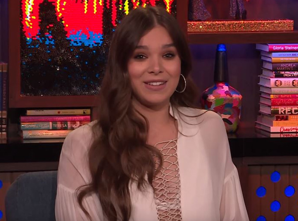 Hailee Steinfeld Pitch Perfect Actress 2018 Wallpapers