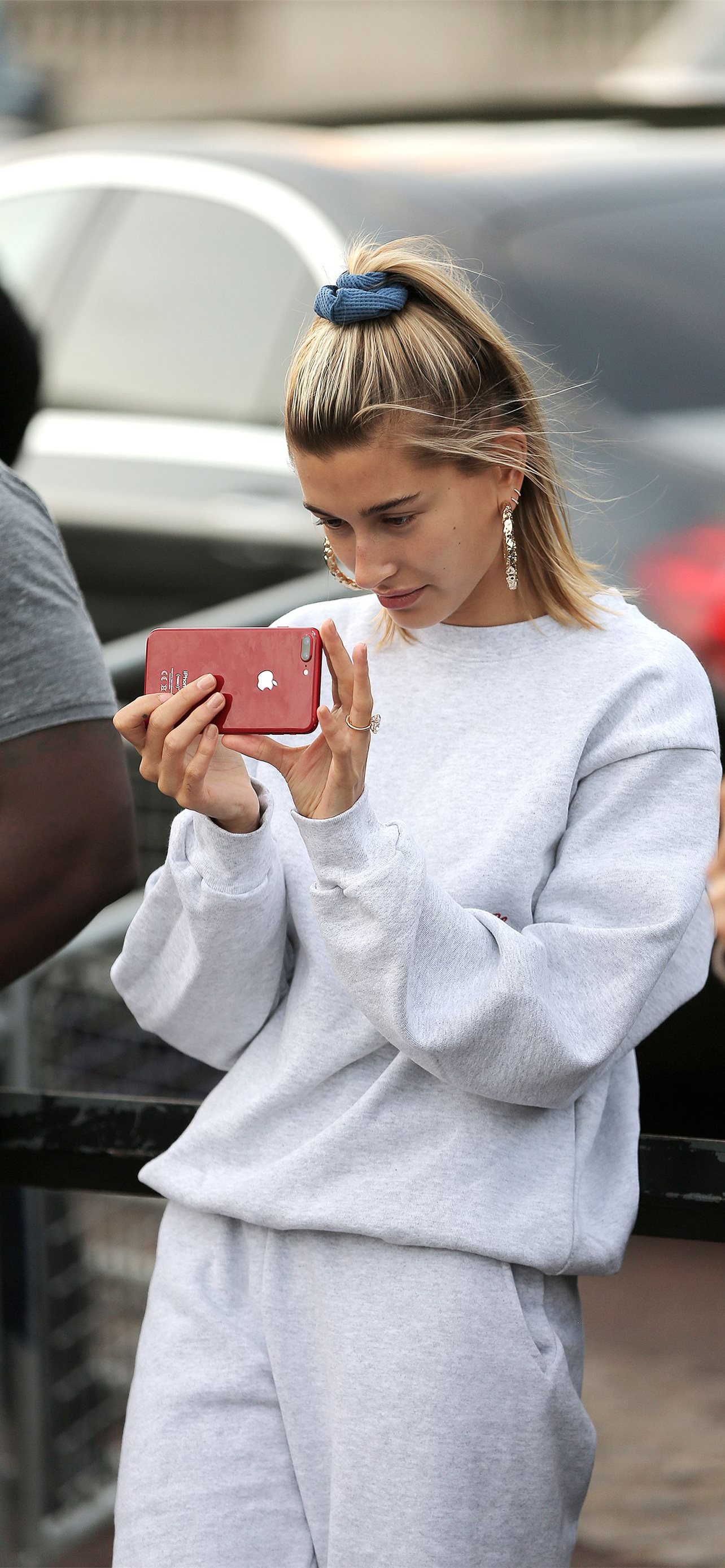 Hailey Bieber Wallpapers