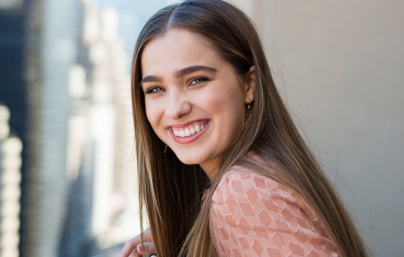 Haley Lu Richardson Wallpapers