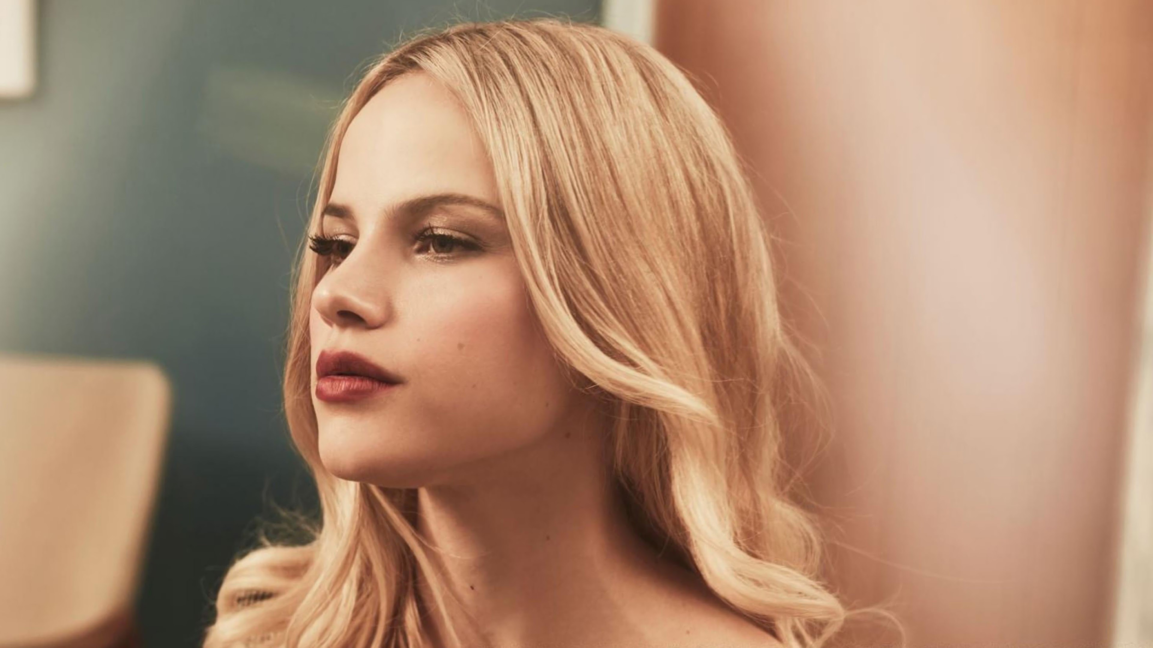 Halston Sage Wallpapers