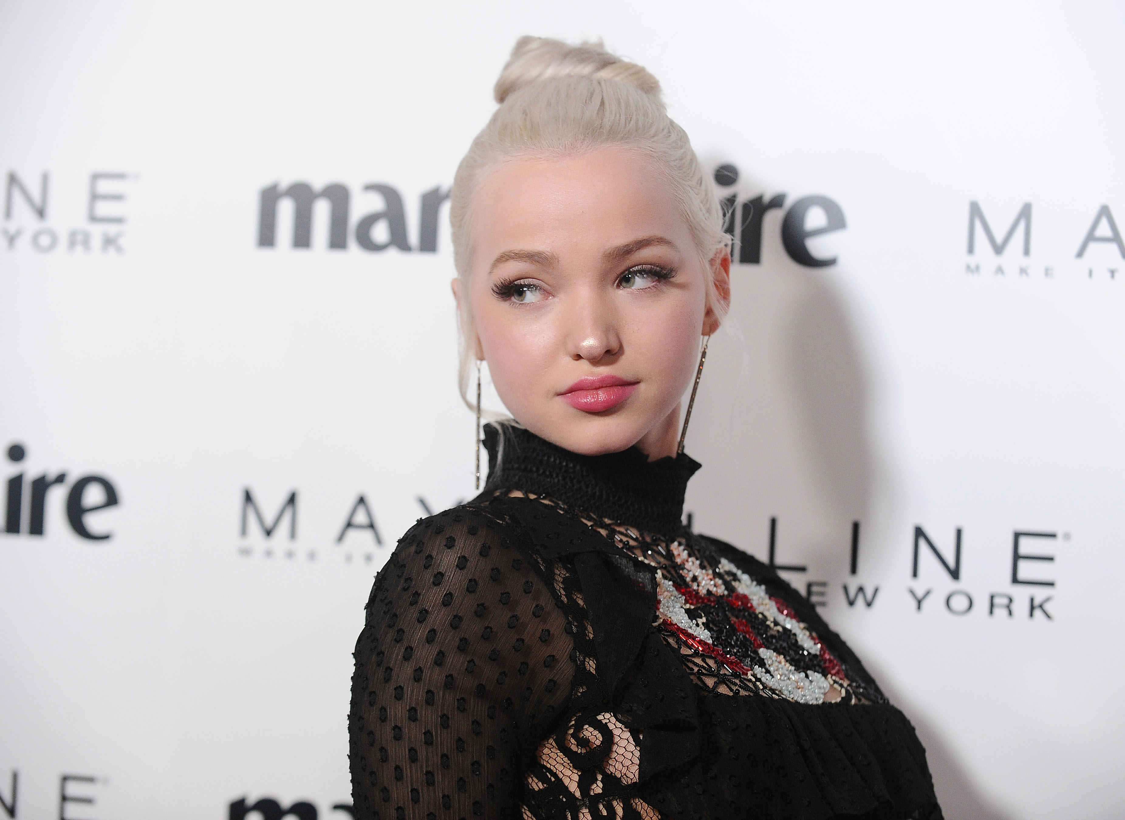 Hot Dove Cameron At Event 2017 Wallpapers