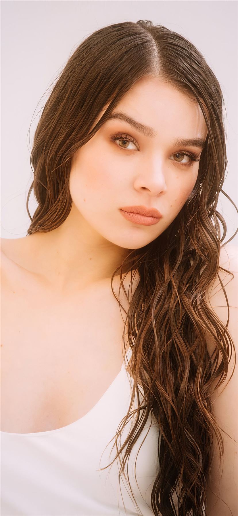 Hot Hailee Steinfeld Wallpapers