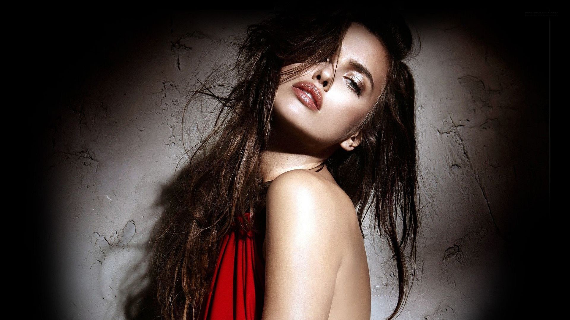 Irina Shayk Russian Model Portrait Wallpapers