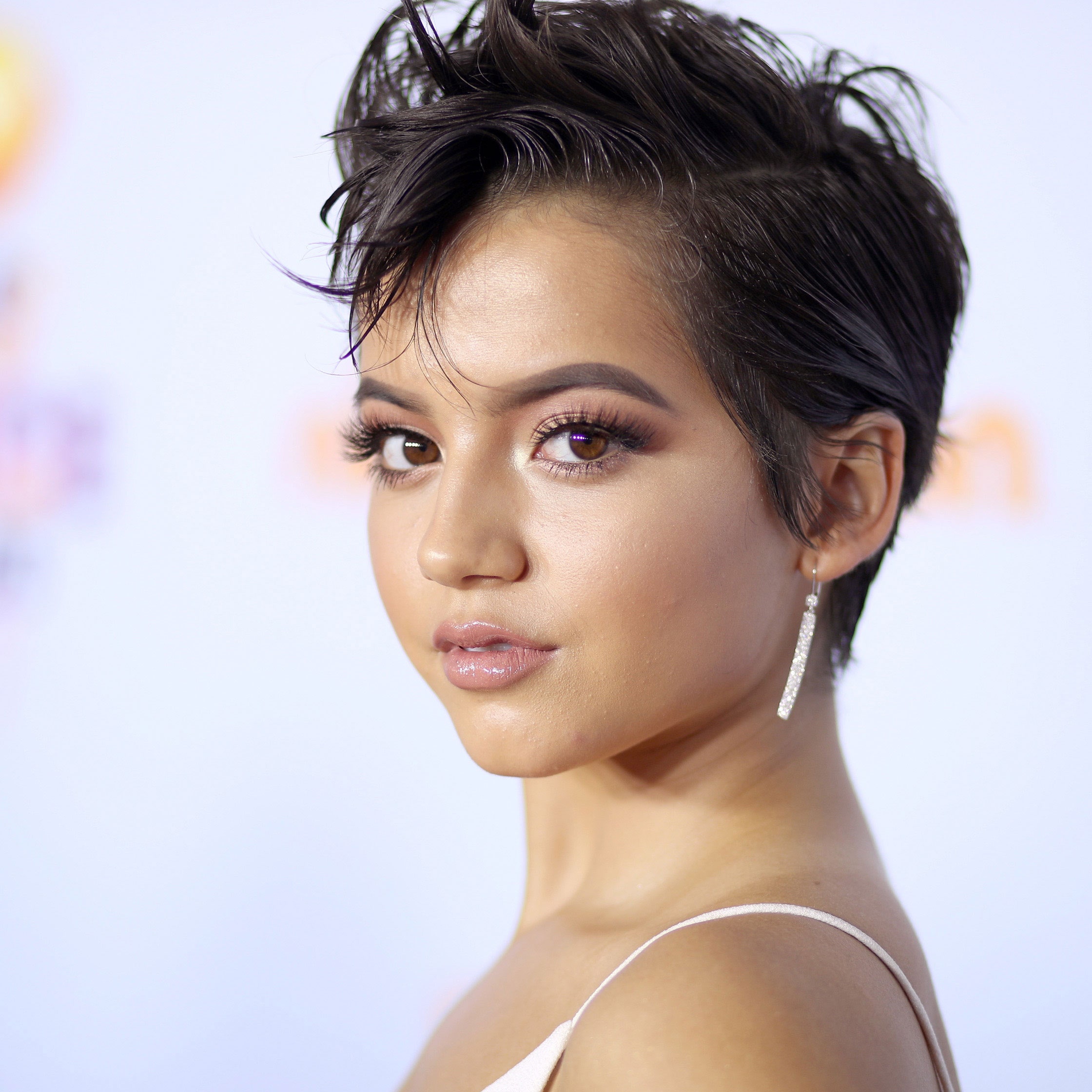 Isabela Moner Face Wallpapers